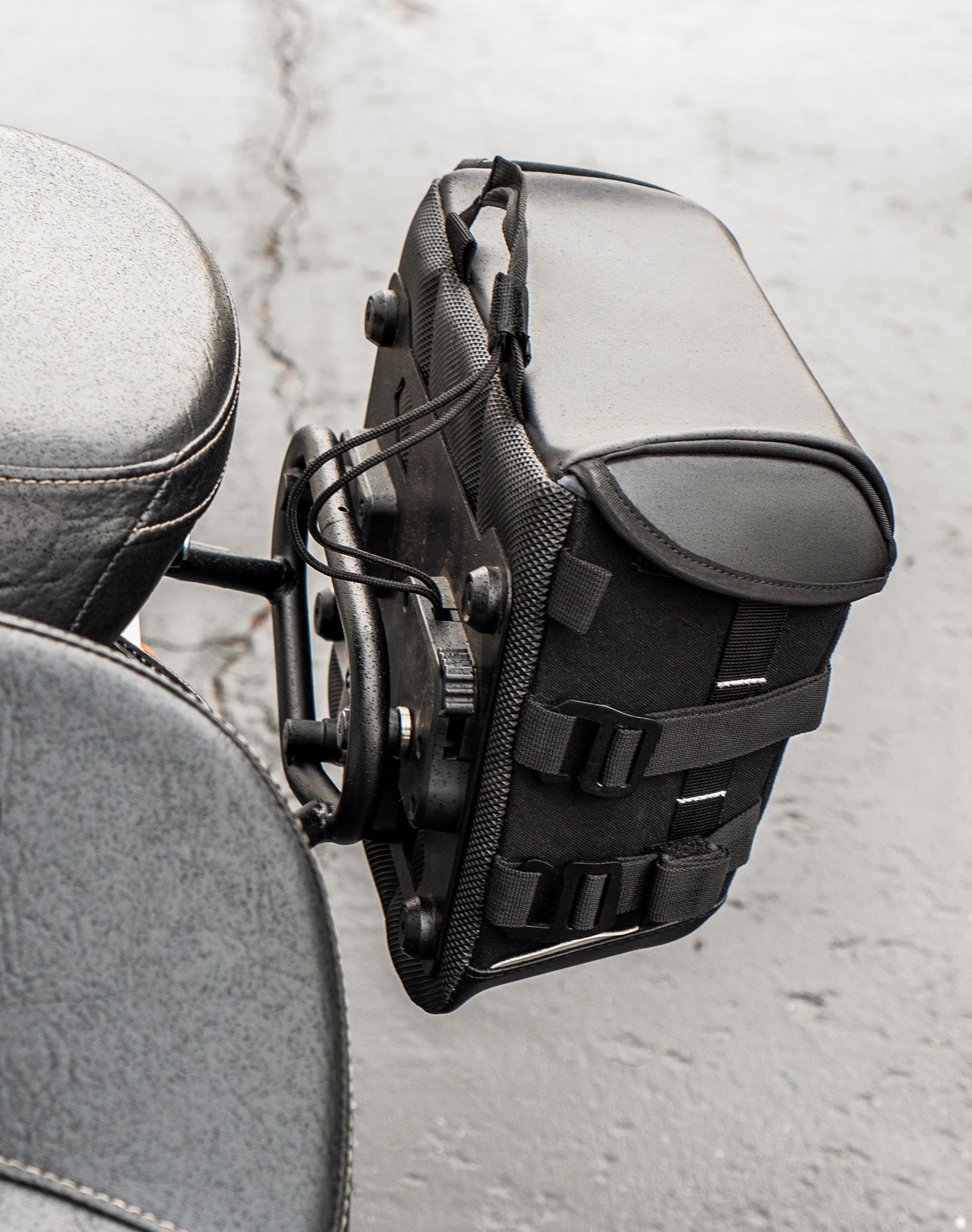 20L - Incognito Quick-Mount Small Indian Scout Classic Motorcycle Saddlebags Vertical Lifestyle 