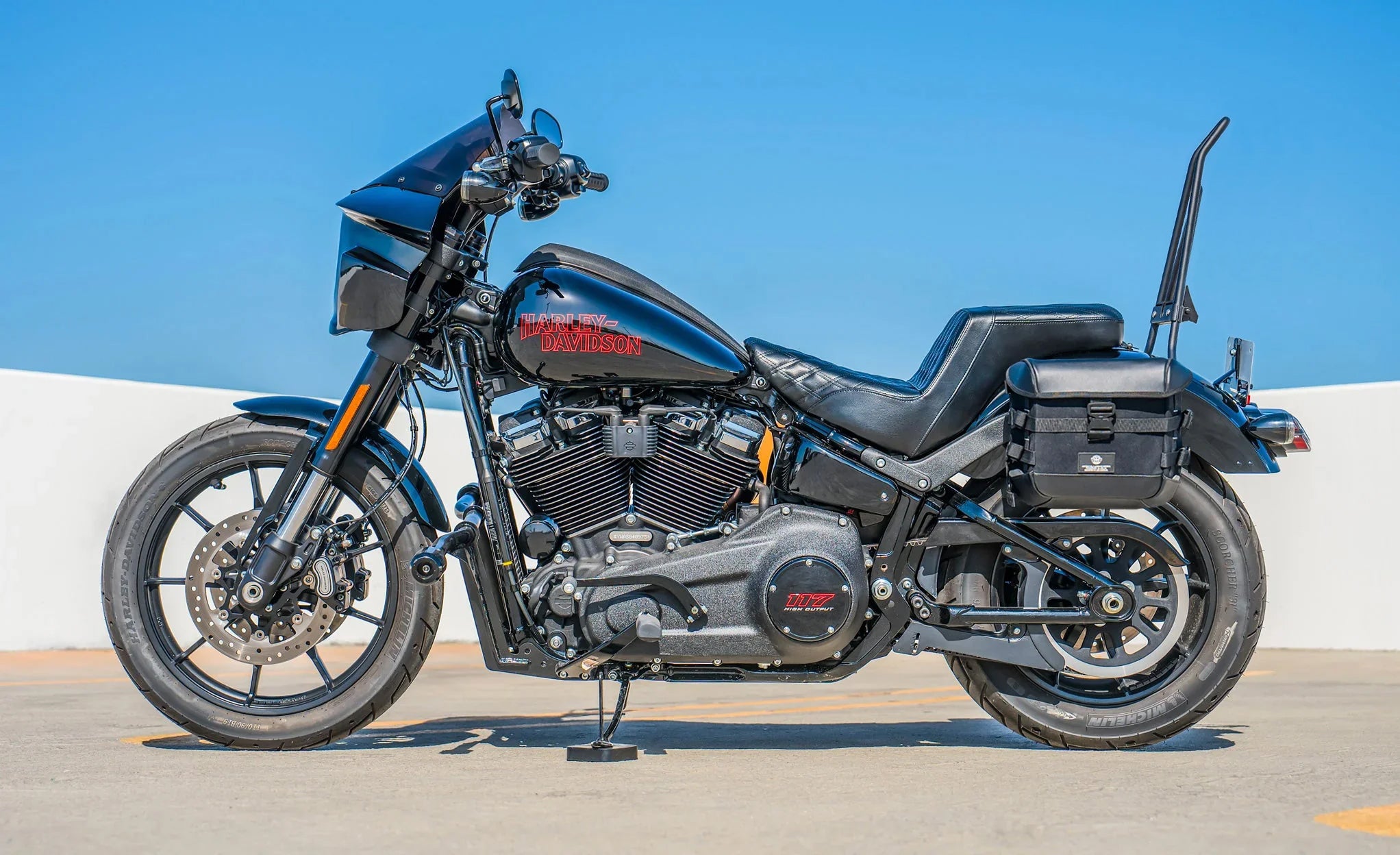 20L - Incognito Small Quick-Mount Saddlebags For 2025+ Harley Softail Low Rider S FXLRS Lifestyle @expand