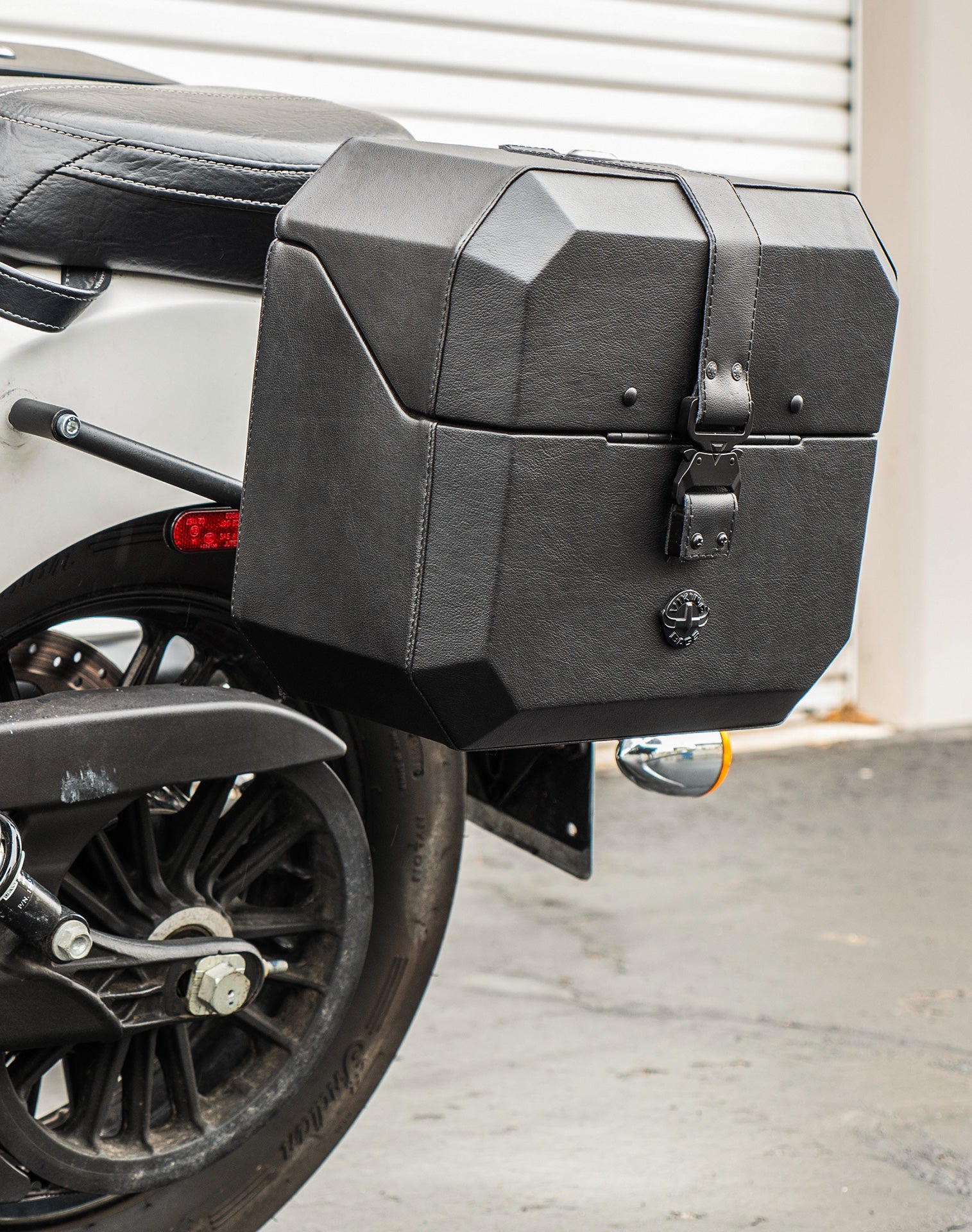 20L - Outlaw Quick-Mount Small Indian Scout Classic Leather Wrapped Hard Saddlebags Lifestyle