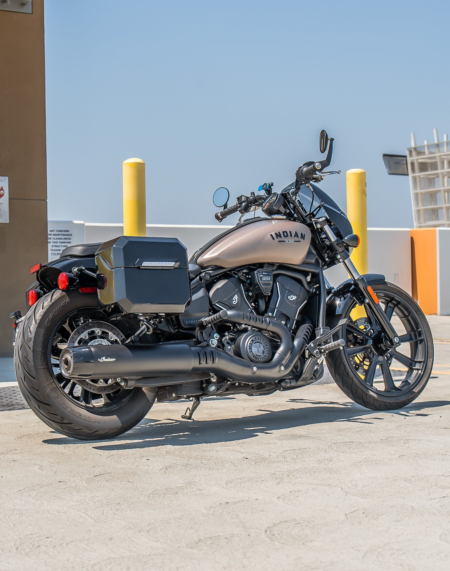 20L - Outlaw Quick-Mount Small Indian Scout Sixty Bobber Painted Hard Saddlebags Life style