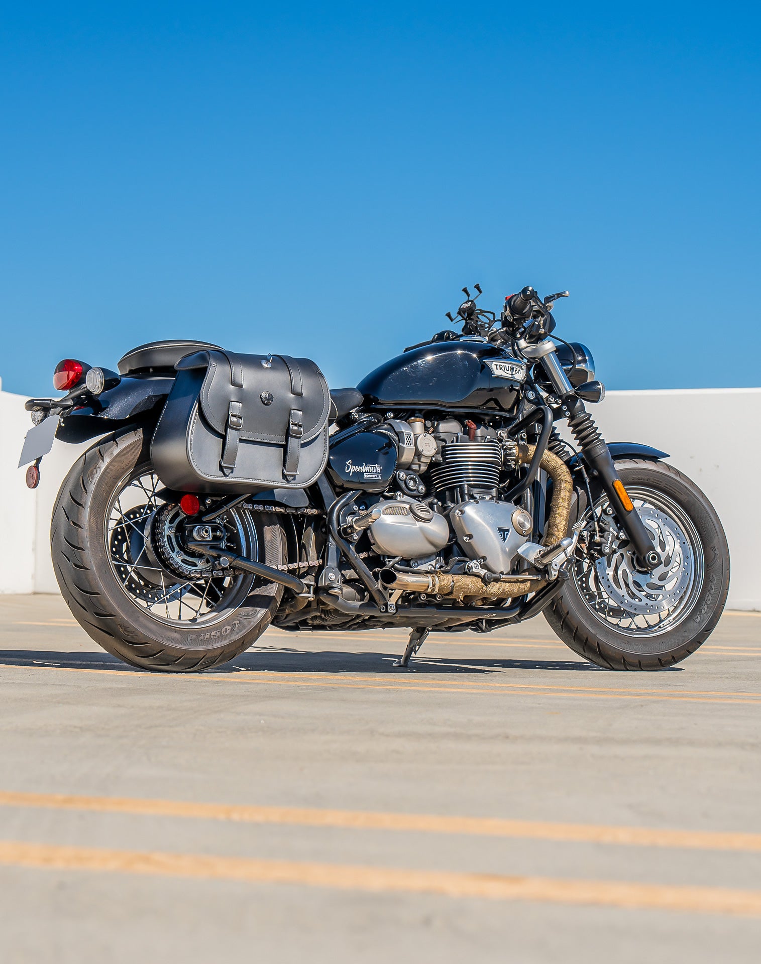 25L - Outrider Medium Quick-Mount Triumph Bonneville Speedmaster Saddlebags Lifestyle