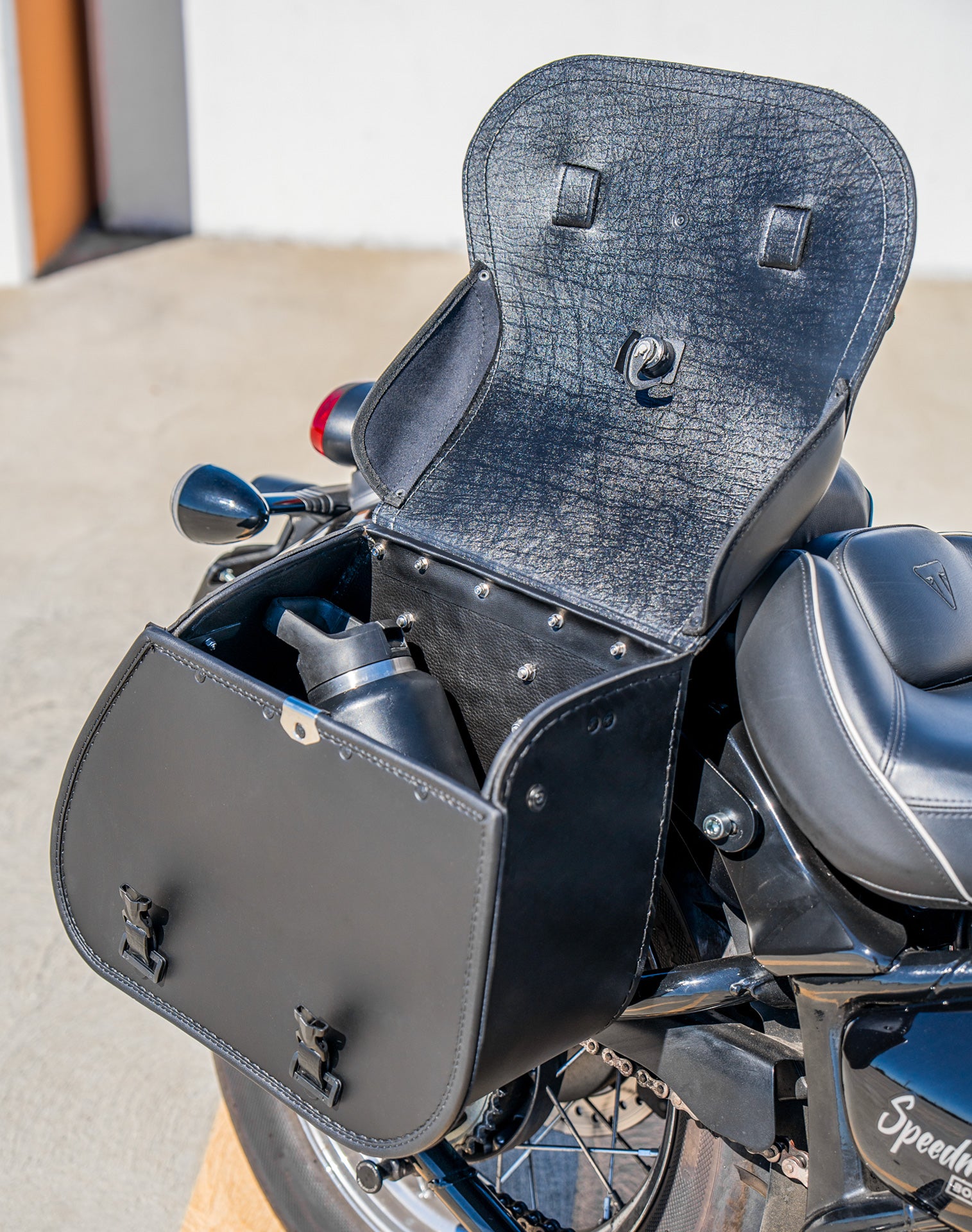 25L - Outrider Medium Quick-Mount Triumph Bonneville Speedmaster Saddlebags Lifestyle