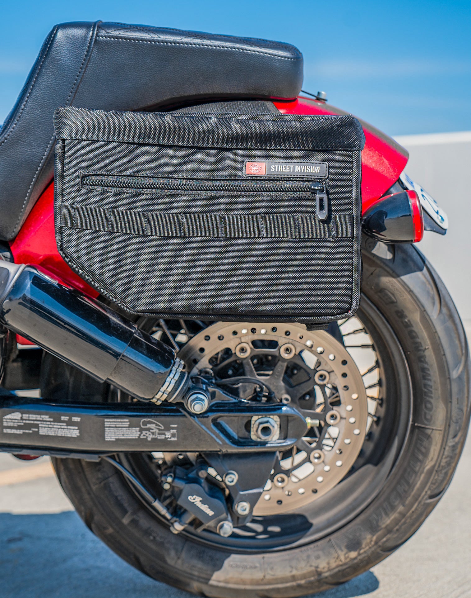 18L - Patriot Large Indian Chief Bobber Darkhorse Throw Over Saddlebags Lifestyle