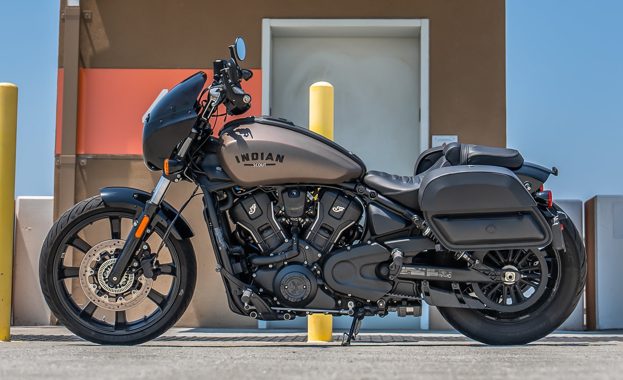 28L - Pantheon Quick-Mount Medium Indian Sport Scout Motorcycle Saddlebags Life Style Photo @expand