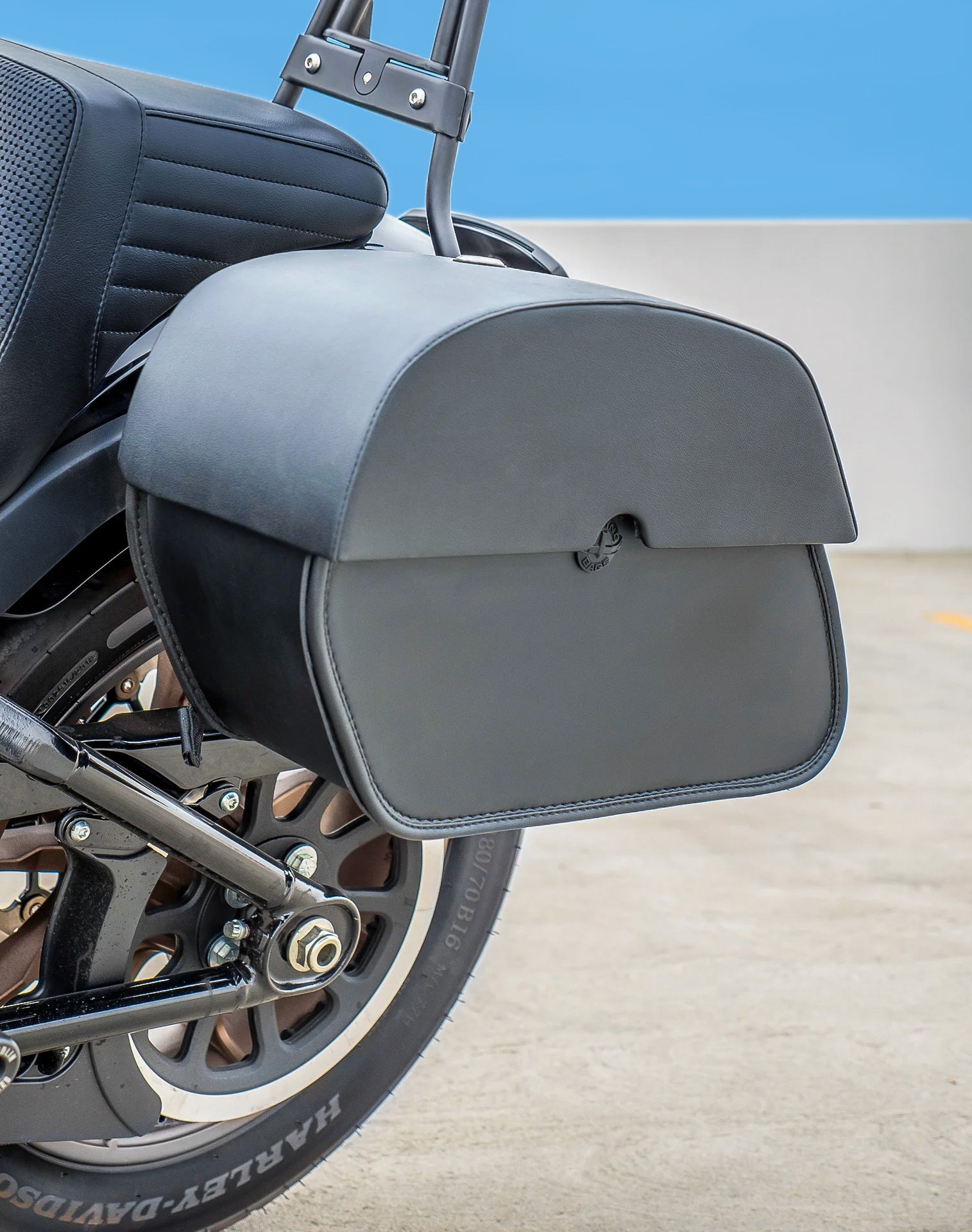 28L - Panzer Medium Quick-Mount Leather Saddlebags For 2025+ Harley Softail Low Rider S FXLRS Vertical Lifestyle