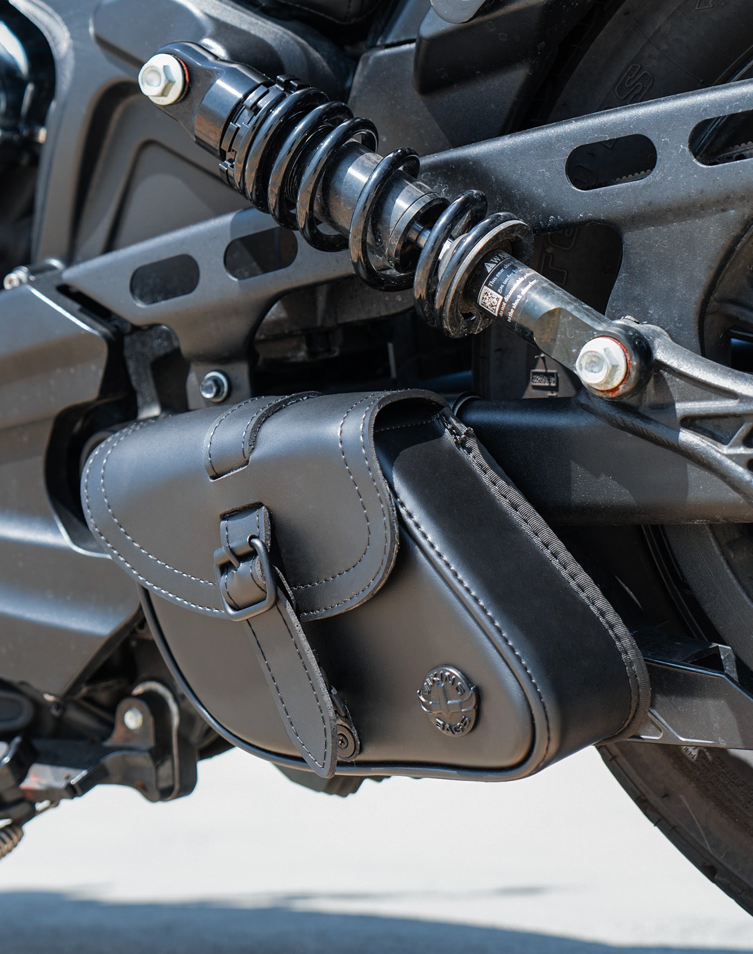 2L - Bullet Indian Scout Leather Motorcycle Swingarm Bag (Left Only)