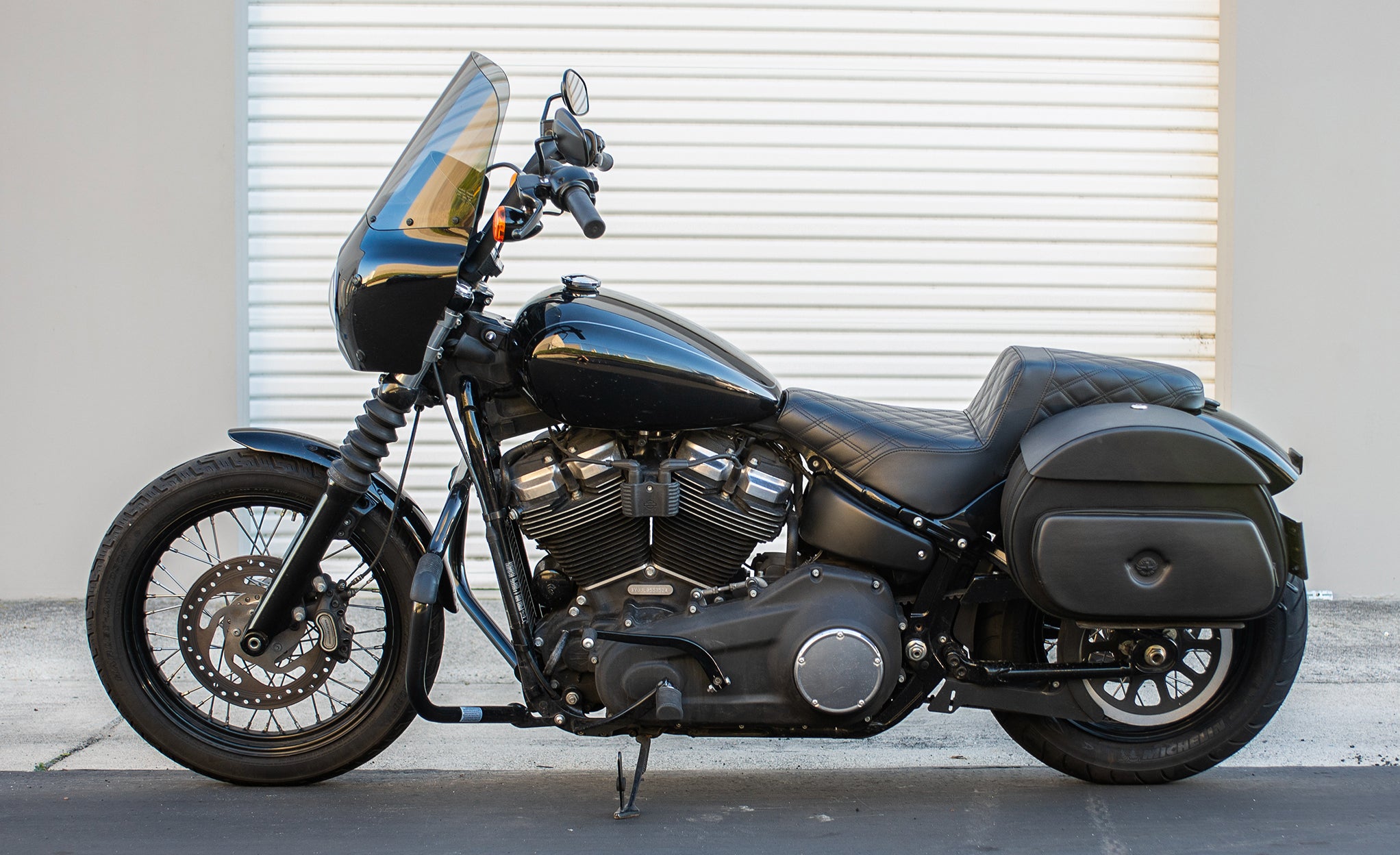30L - Stealth Large Quick Mount Saddlebags for Harley Davidson Softail Street Bob FXBB @expand