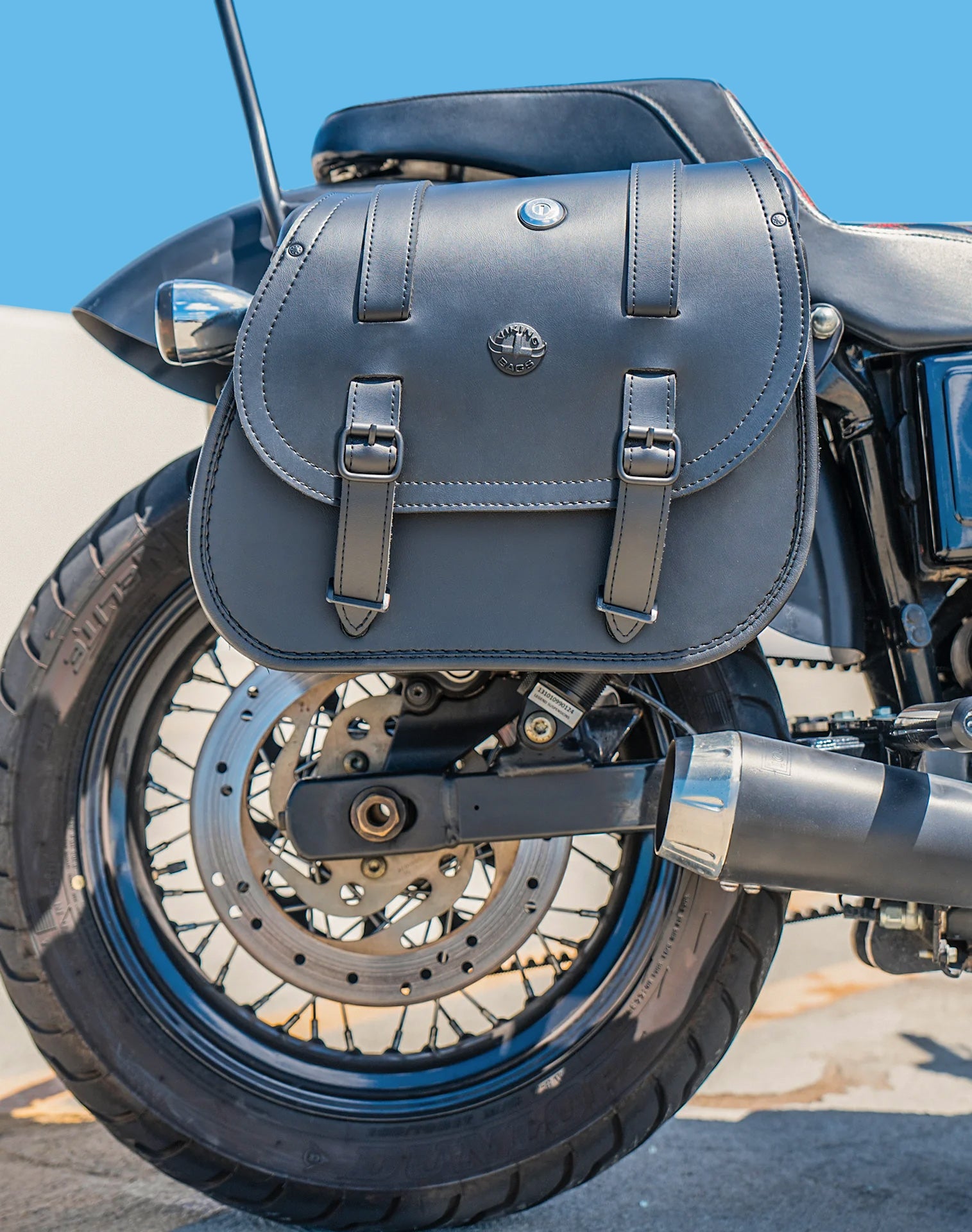 30L - Wraith Large Quick-Mount Shock Cutout Leather Saddlebags For Harley Dyna Street Bob FXDB/I Lifestyle