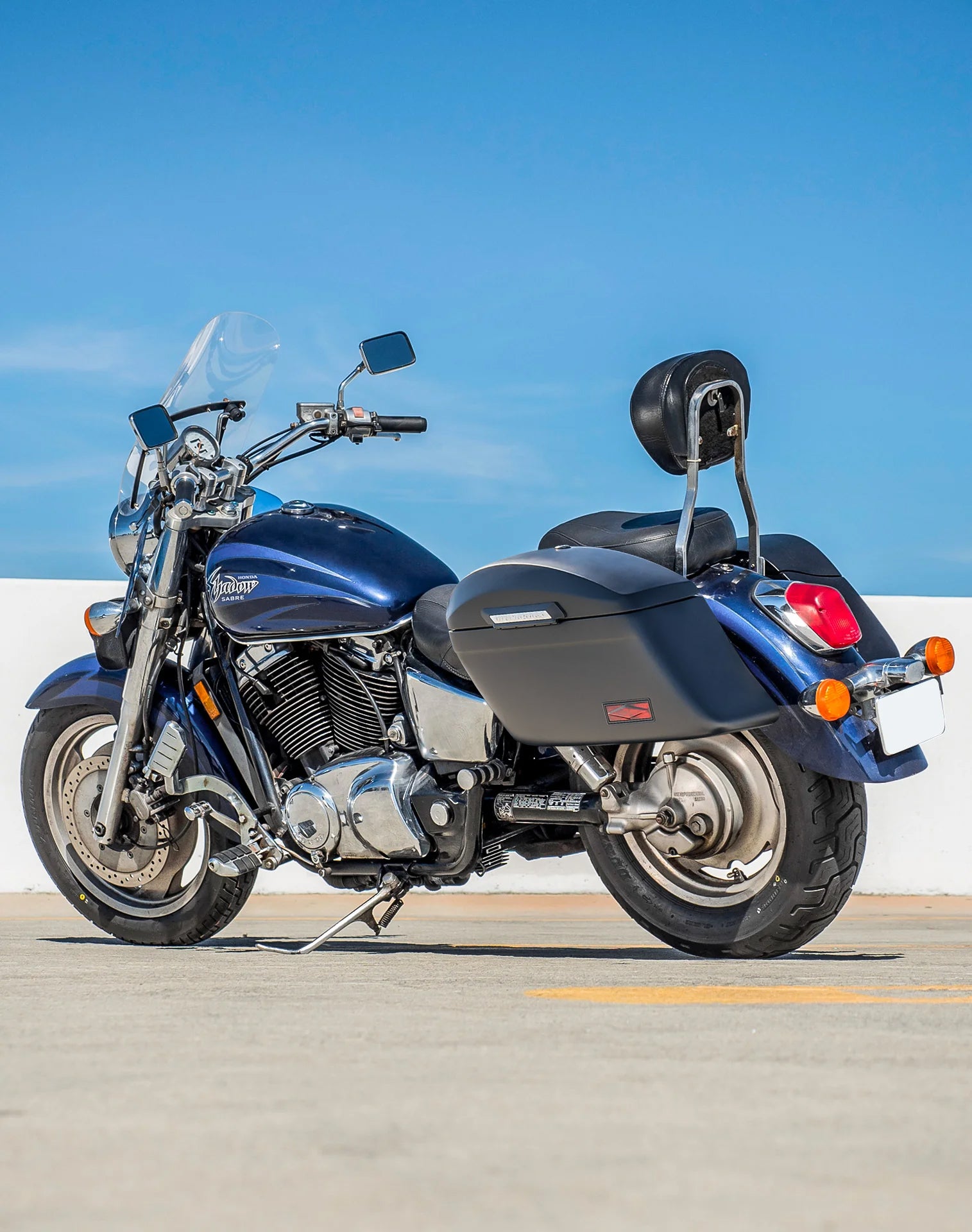 44L - Lamellar Stallion XL Honda Shadow 1100 Sabre Matte Hard Saddlebags Lifestyle