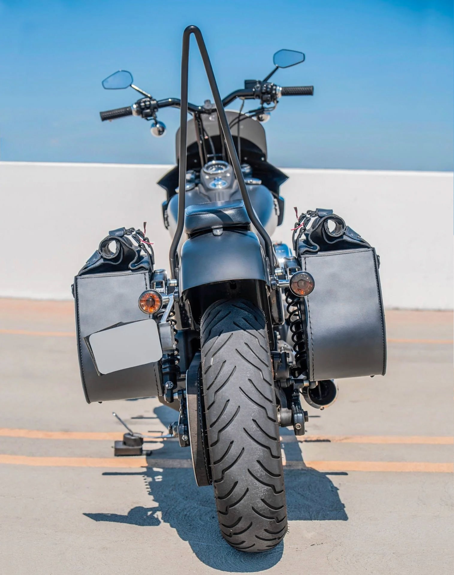 45L - Wraith XL Roll-Top Quick-Mount Shock Cutout Saddlebags For Harley Dyna Street Bob FXDB/I Lifestyle