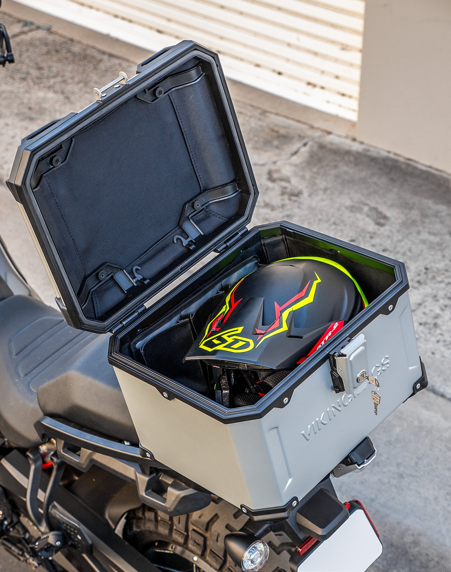 38L - Apex XL Harley Pan America RA1250/S Aluminum Top Case Silver