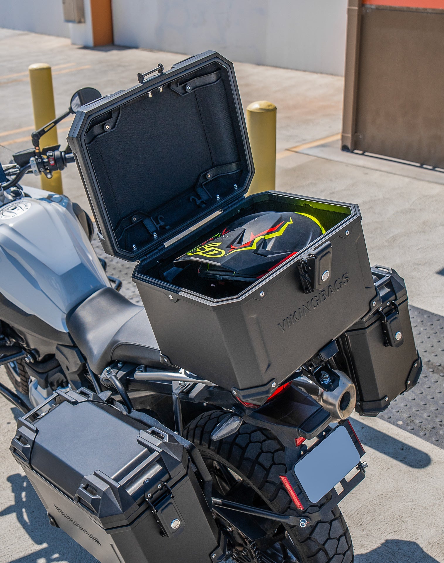 38L - Apex XL BMW F 750 GS Aluminum Top Case Black Lifestyle 4