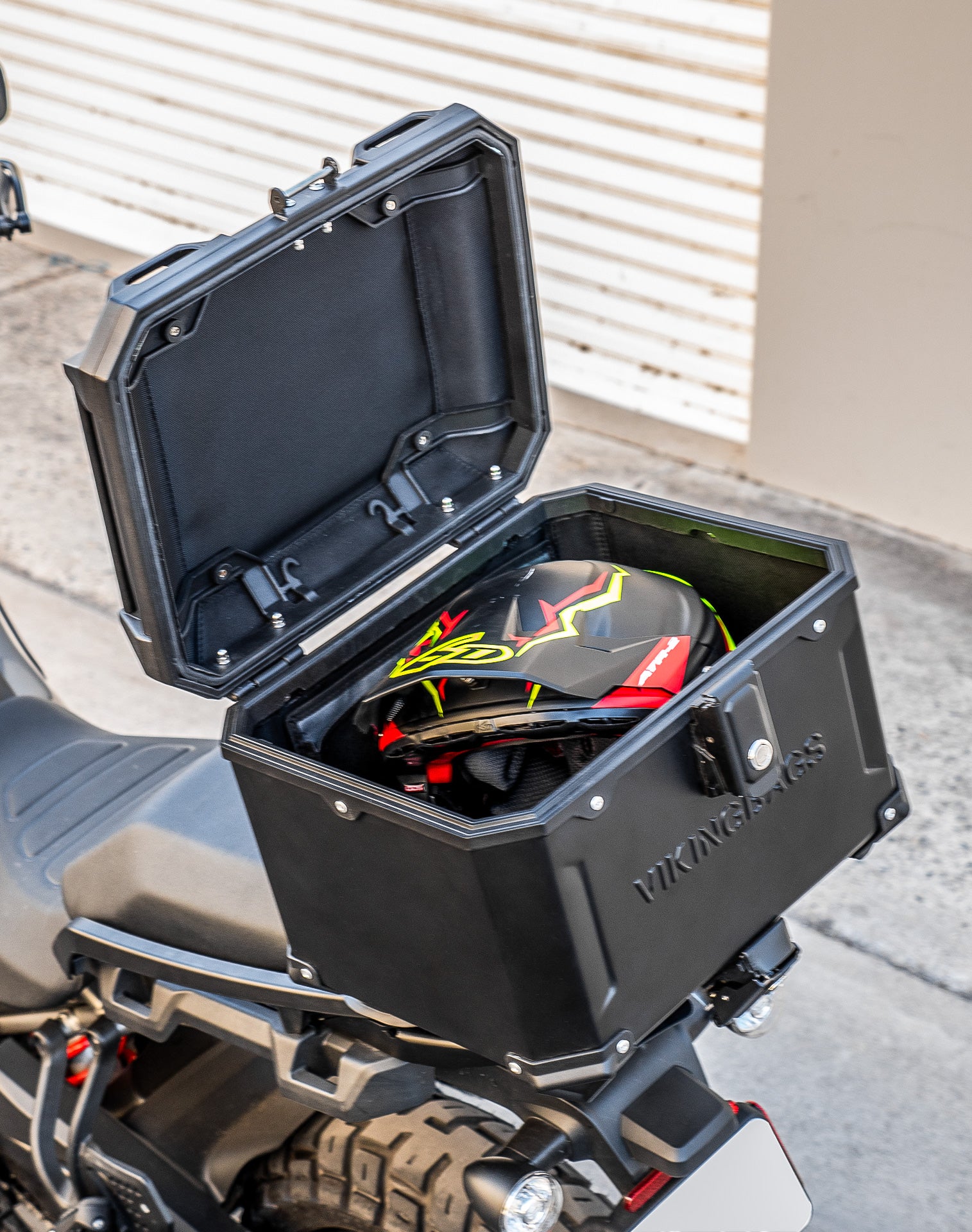 38L - Apex XL Harley Pan America RA1250/S Aluminum Top Case Black Lifestyle Image