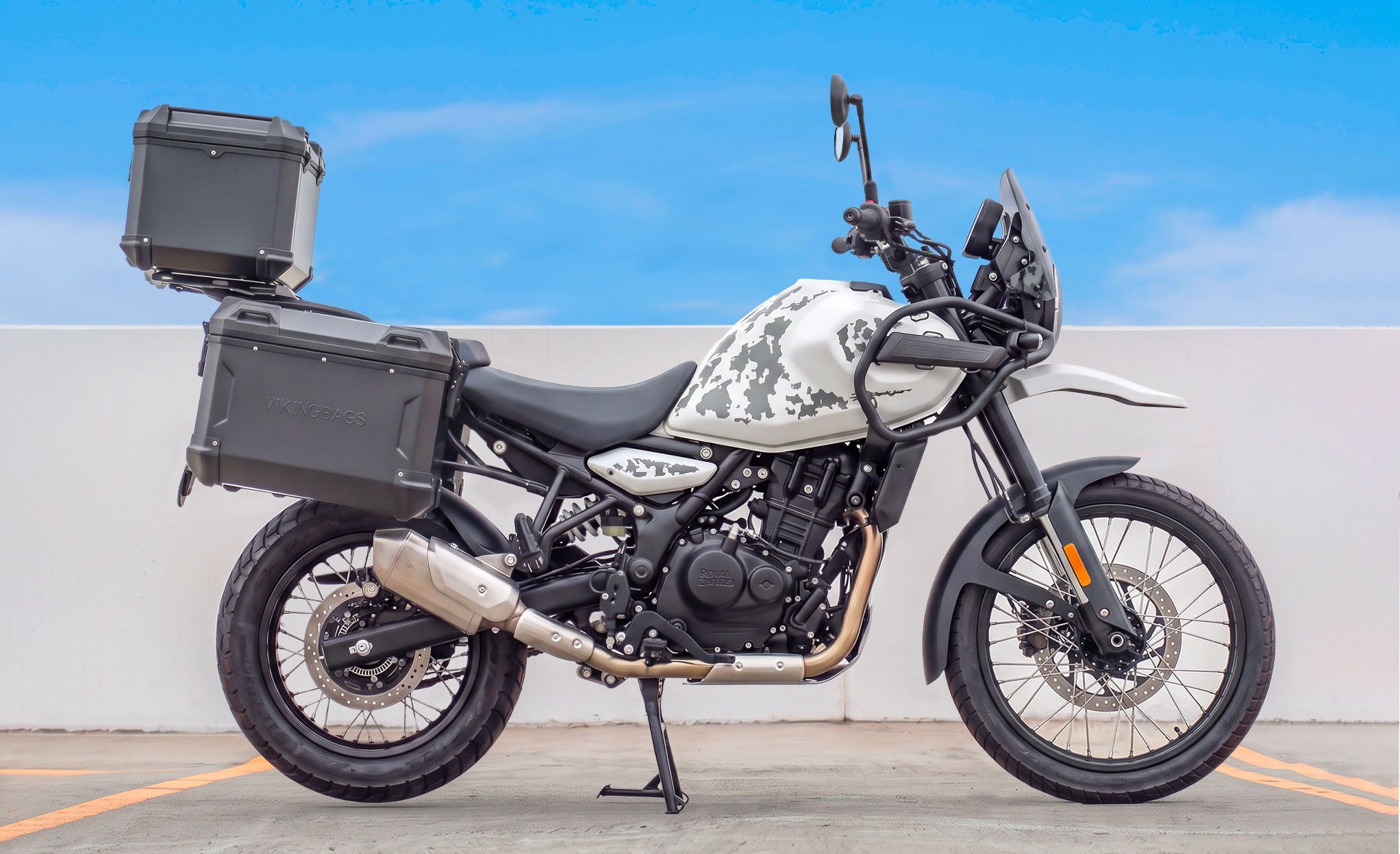 38L - Apex XL Royal Enfield Himalayan 450 Aluminum Top Case Black Lifestyle @expand