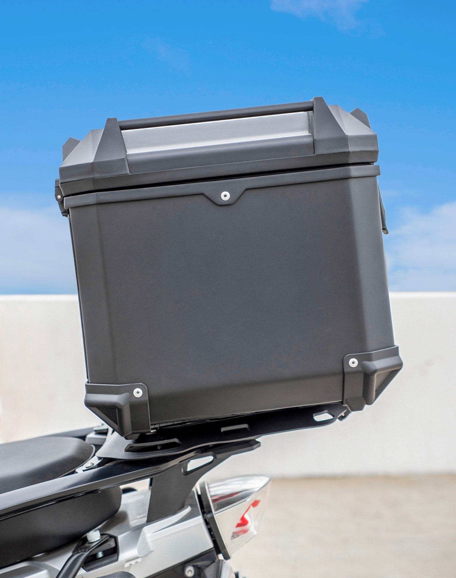 38L - Apex XL Royal Enfield Himalayan 450 Aluminum Top Case Black Lifestyle