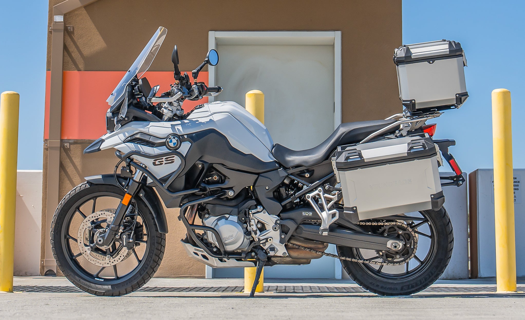 38L - Apex XL BMW F 750 GS Aluminum Top Case Silver Lifestyle @expand