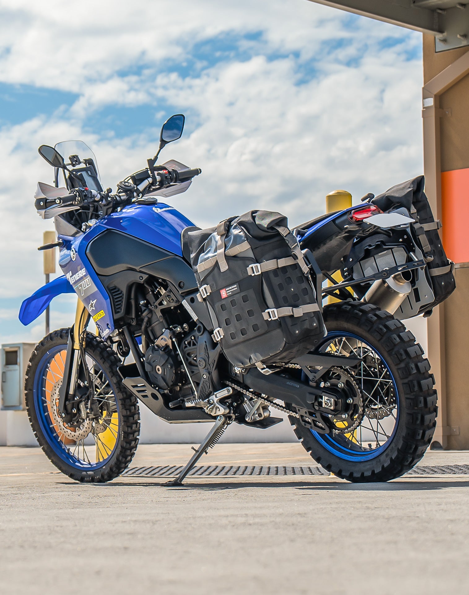 60L - Apex Large Yamaha Tenere 700 ADV Touring Panniers Vertical Life Style