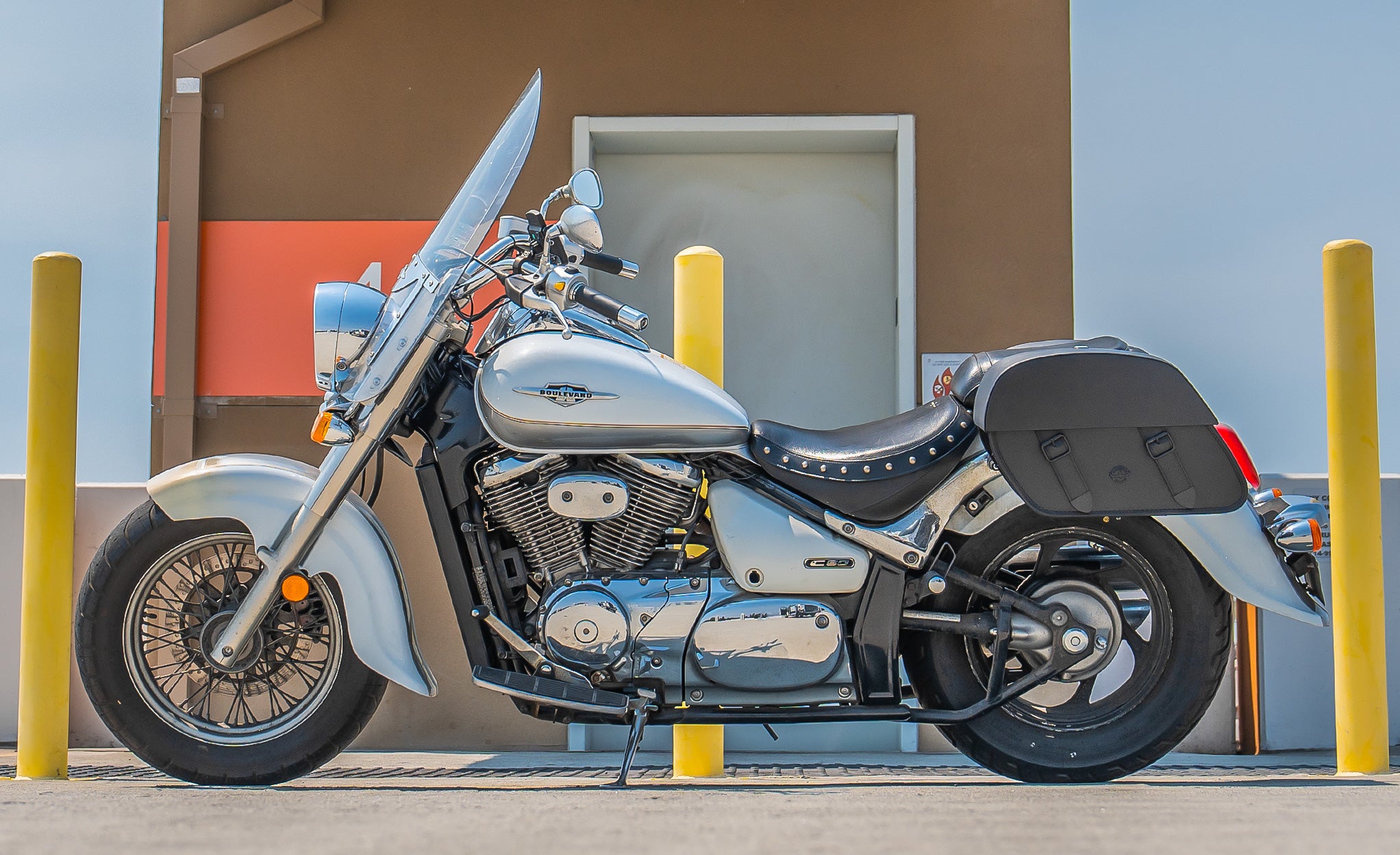 28L - Baelor Medium Quick Mount Suzuki Boulevard C50 VL800 Motorcycle Saddlebags @expand