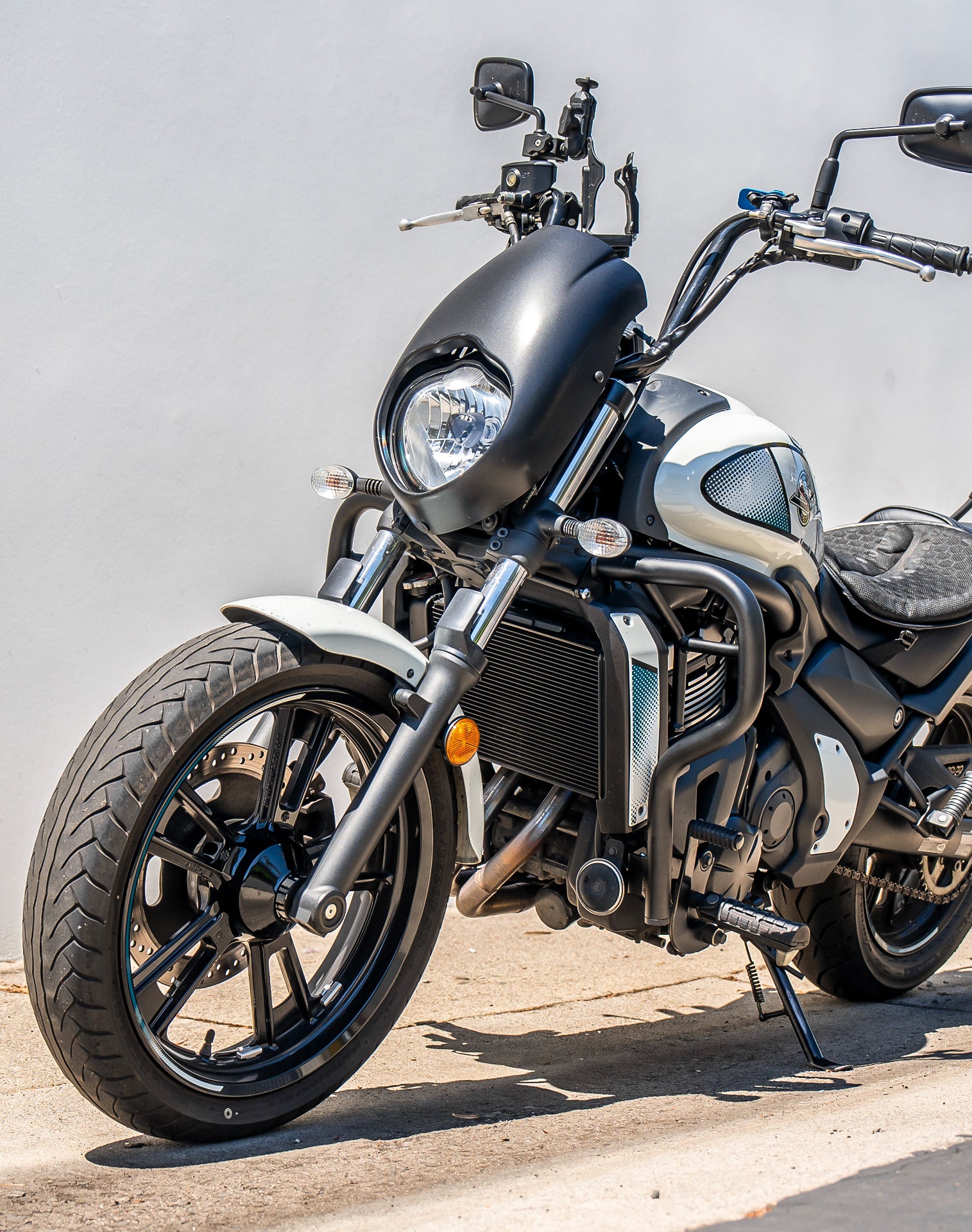 Viking Battleborn Kawasaki Vulcan S VN650 Crash Bar/Engine Guard Matte Black Lifestyle