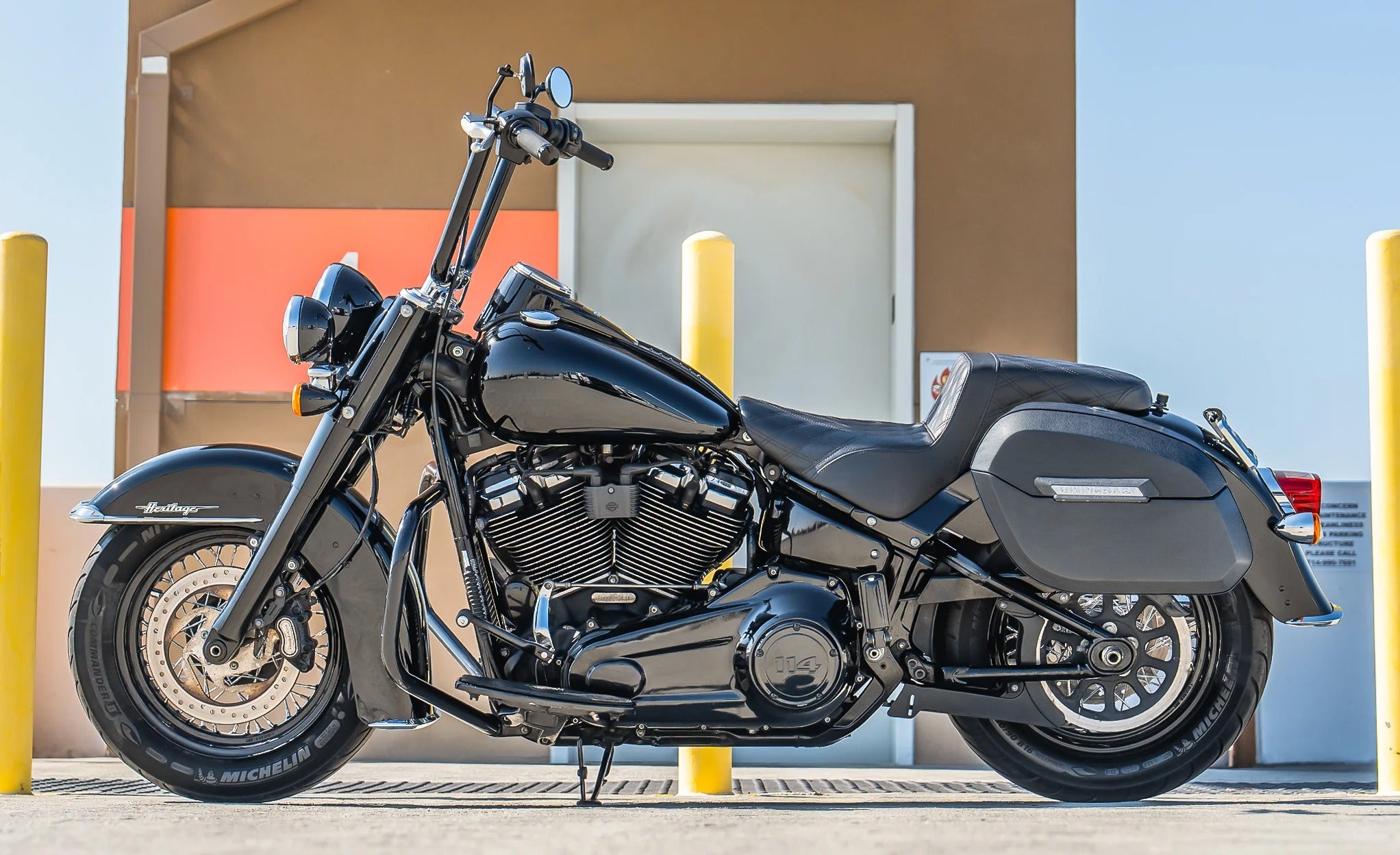 32L - Darkin Large Quick Mount Leather Wrap Hard Saddlebags for Harley Softail Heritage FLHC/S Lifestyle @expand