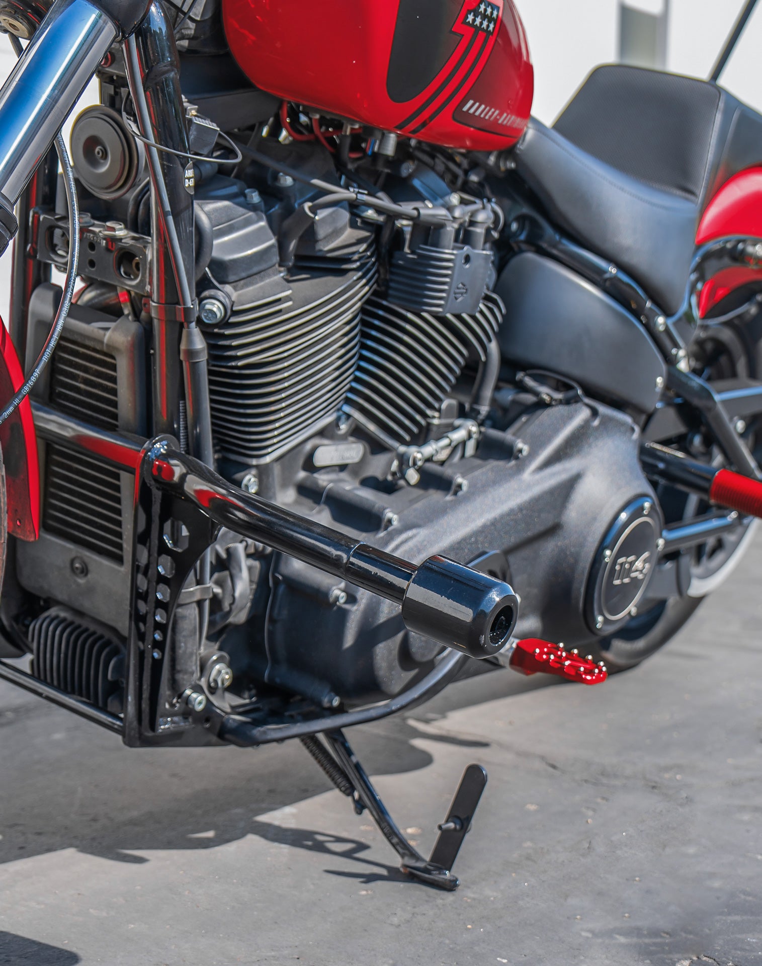 Viking Dominion Crash Bar/ Engine Guard for Harley Softail Low Rider ST FXLRST Gloss Black Lifestyle