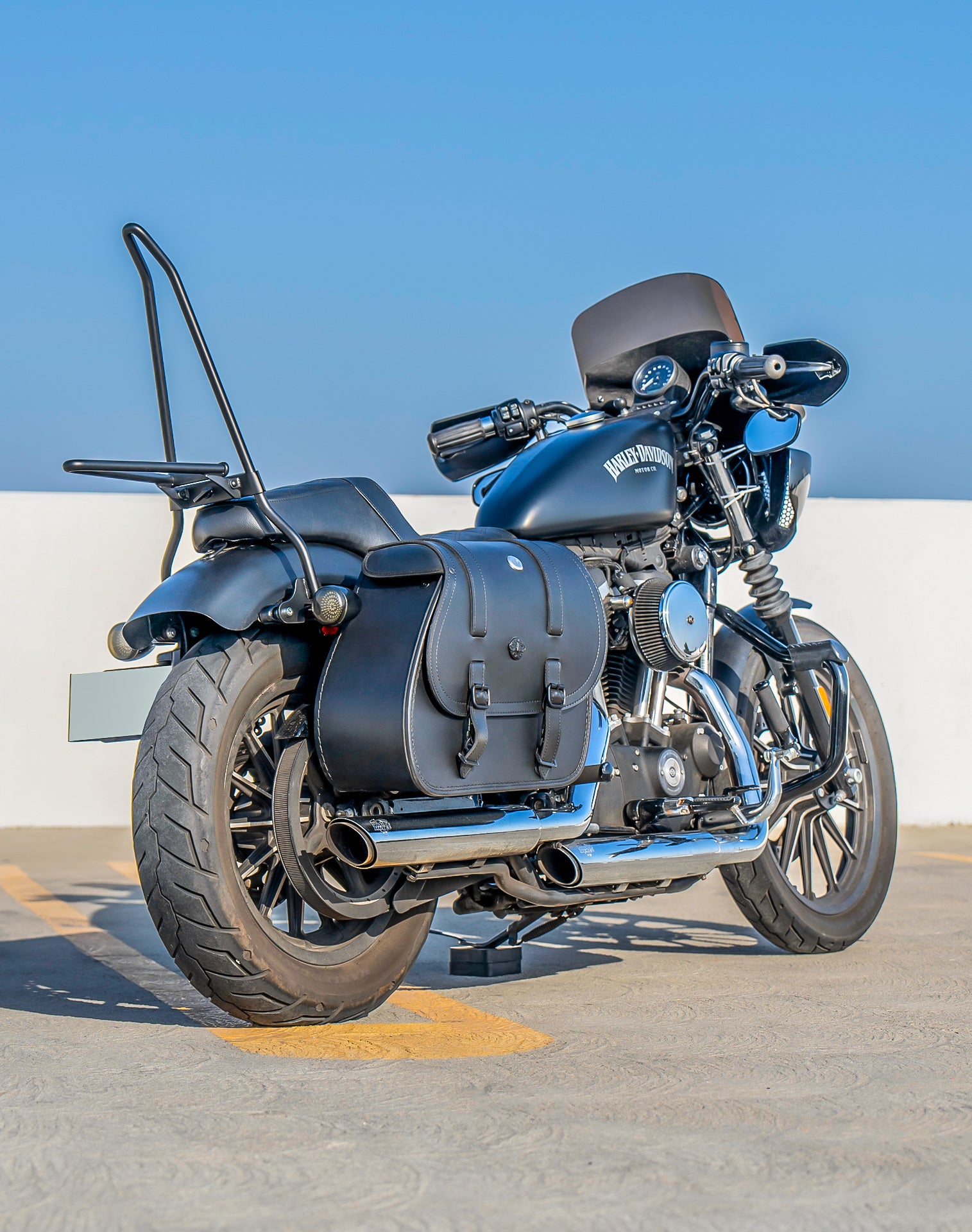 Harley Davidson Sportster Iron 883 XL883N Saddlebags