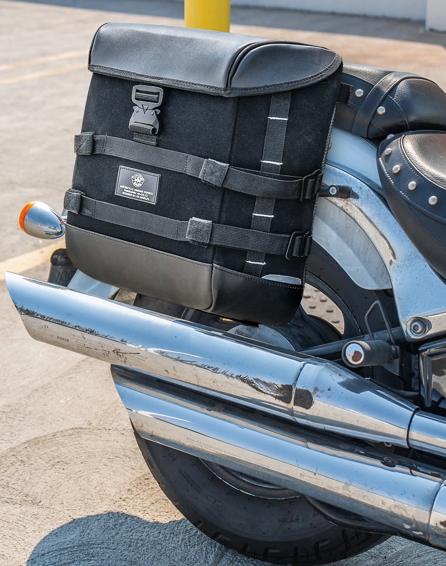 15L - Incognito Quick Mount Medium Suzuki Boulevard C50 VL800 Solo Saddlebag (Right Only) Lifestyle 3