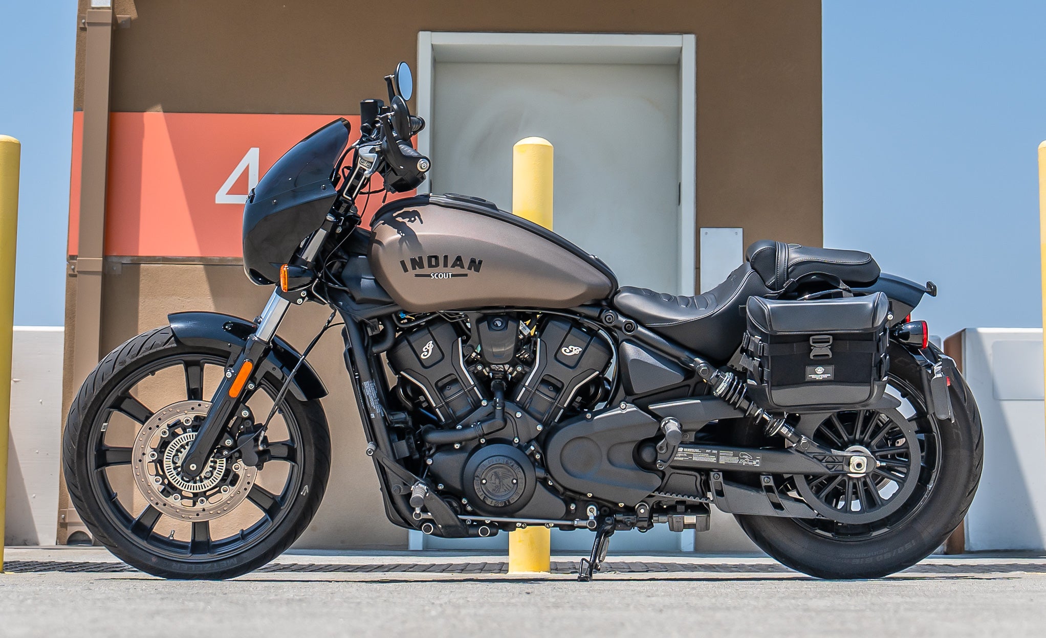 20L - Incognito Quick-Mount Small Indian Scout Bobber Motorcycle Saddlebags Life Style Photo @expand