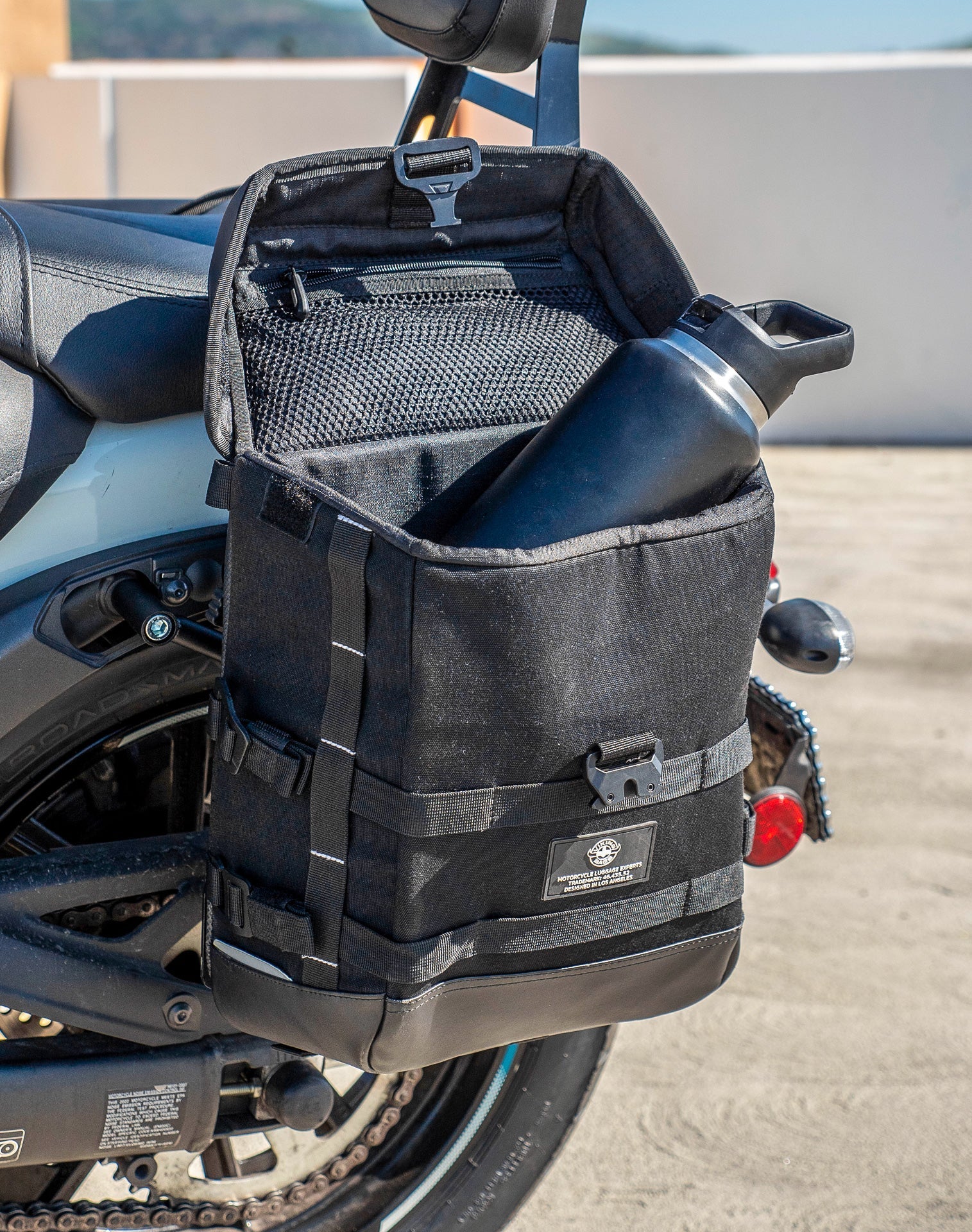 30L - Incognito Quick-Mount Medium Kawasaki Vulcan S VN650 Motorcycle Saddlebags Life style 4