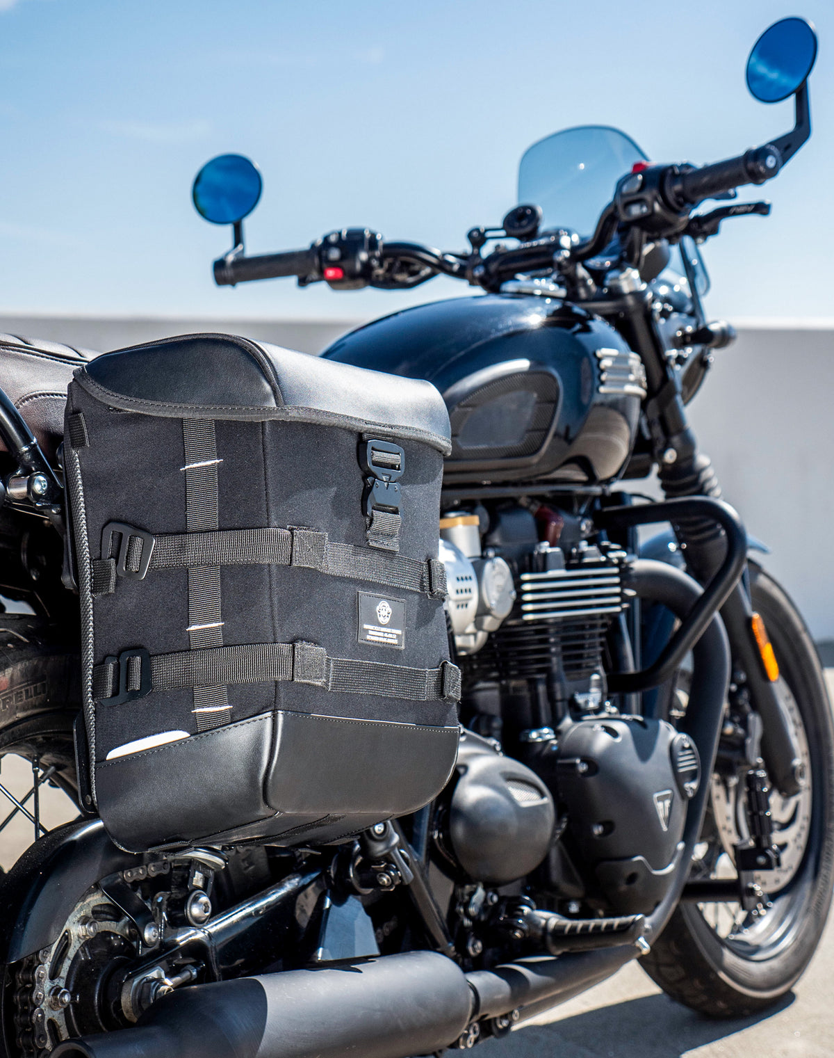 30L - Incognito Quick-Mount Medium Triumph Bonneville T120 Motorcycle Saddlebags