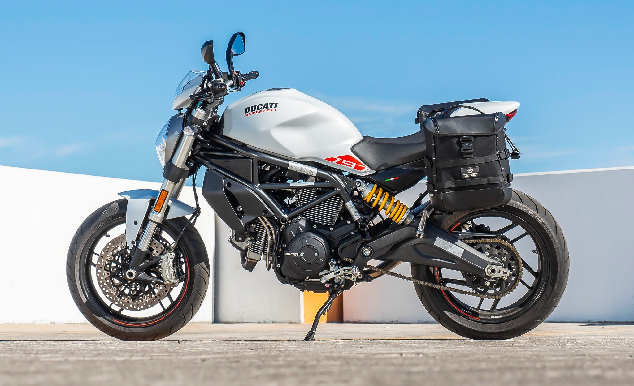30L - Incognito Quick-Mount Medium Ducati Monster 797 (2016+) Saddlebags Life Style Photo @expand