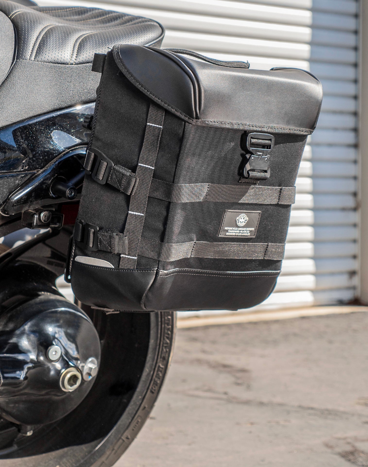 30L - Incognito Quick-Mount Medium Suzuki Boulevard M109 VZR1800 Saddlebags Life style 2