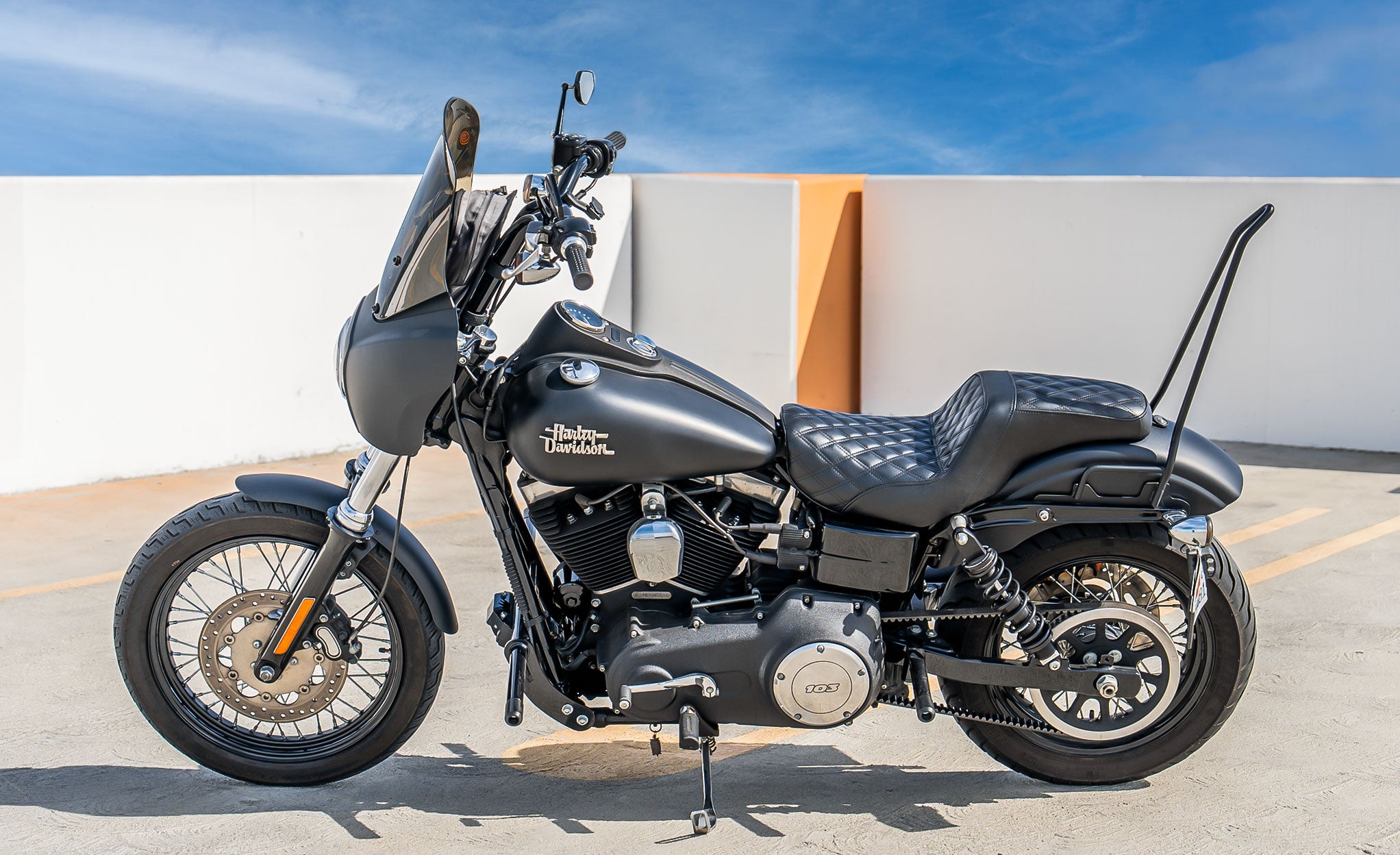 Iron Born Diamond Stitch 2-Up Seat for Harley Dyna Super Glide FXD/I Black Lifestyle @expand