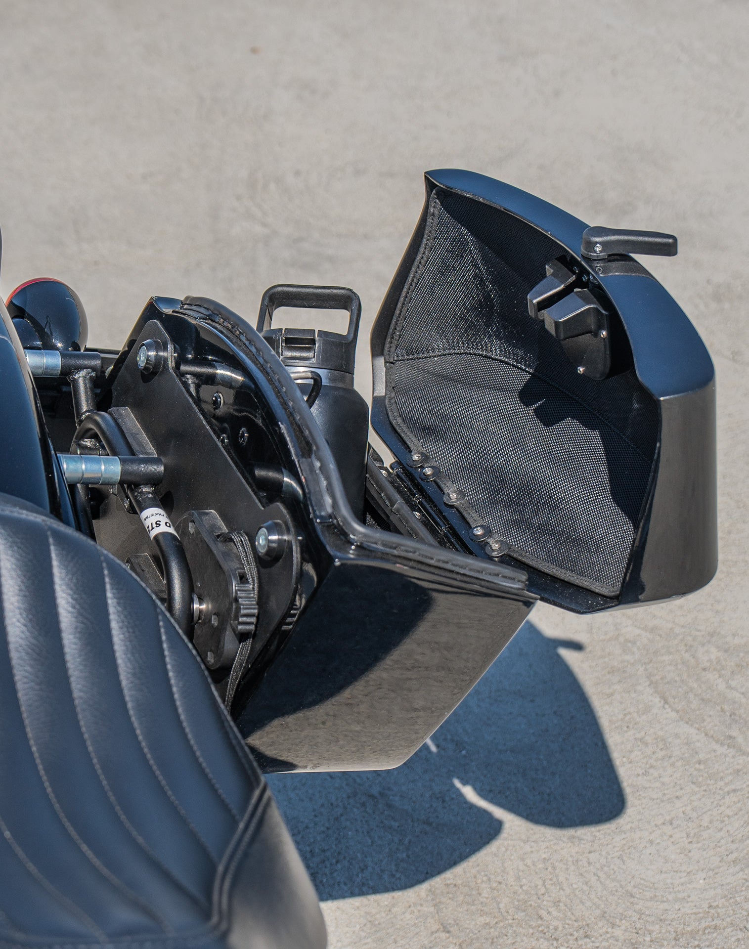 24L - Ironclad Quick-Mount Medium Harley Softail Slim FLS Painted Hard Saddlebags Life style 4