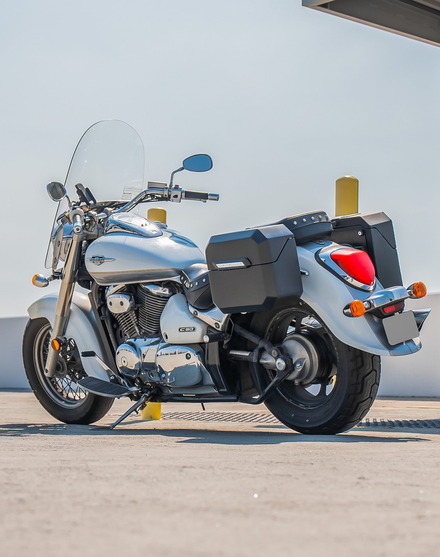 10L - Outlaw Quick Mount Small Suzuki Boulevard C50 VL800 Matte Hard Solo Saddlebag (Left Only) v1