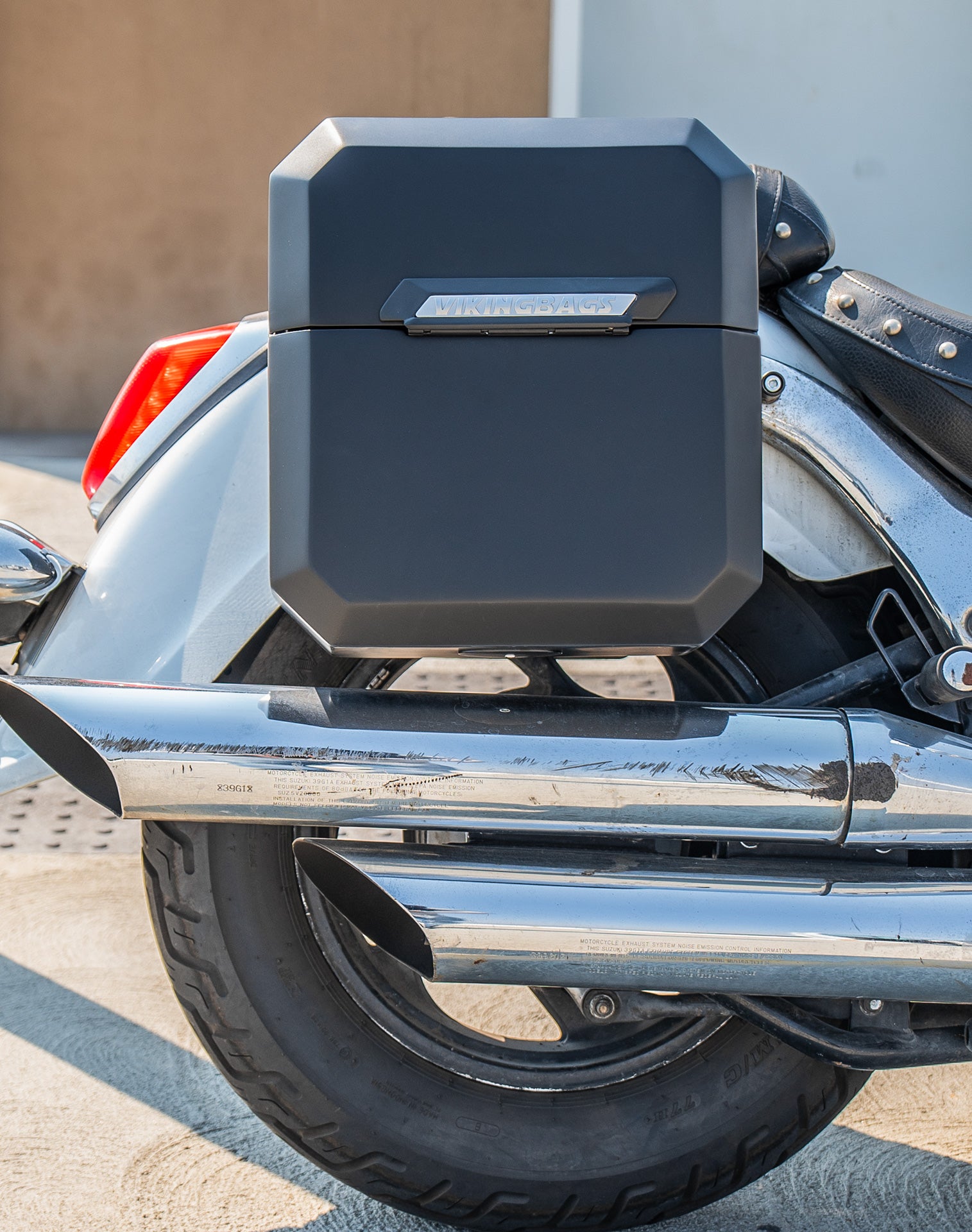 15L - Outlaw Quick Mount Medium Suzuki Boulevard C50 VL800 Matte Hard Solo Saddlebag (Right Only) v2