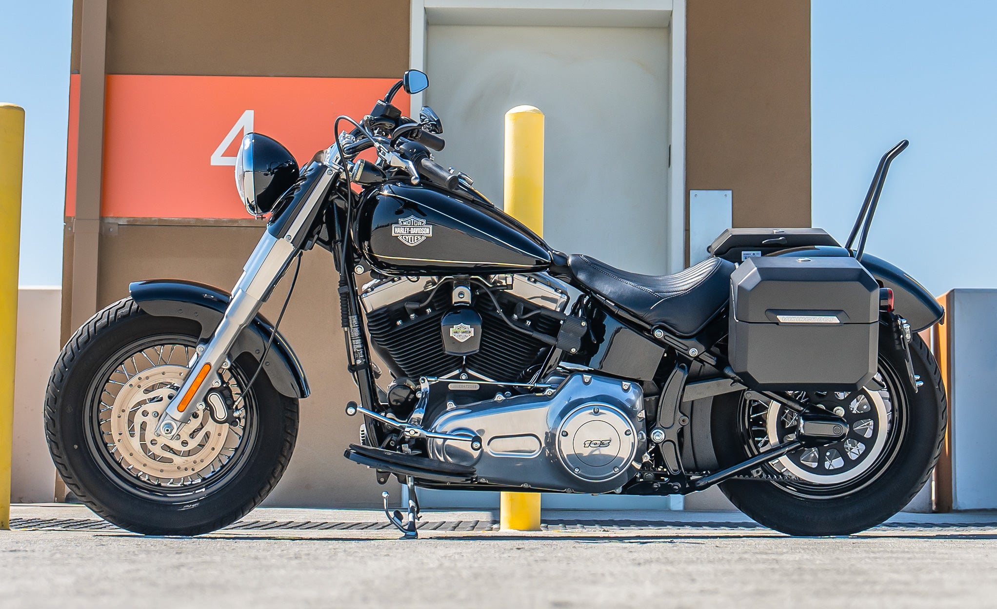 20L - Outlaw Quick-Mount Small Harley Softail Slim FLS Matte Hard Saddlebags Life Style Photo @expand