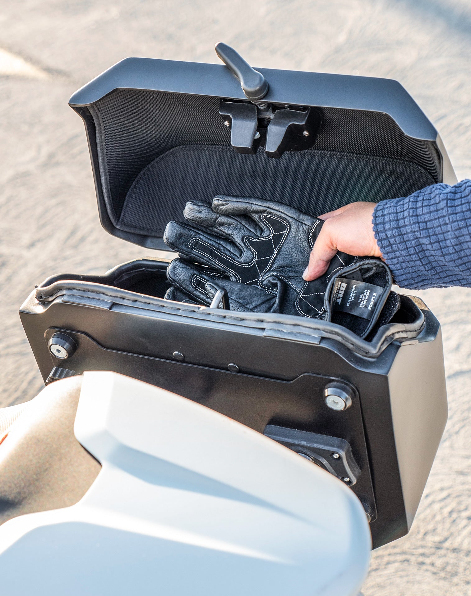 20L - Outlaw Quick-Mount Small Ducati Monster 797 Matte Hard Saddlebags Life style 3