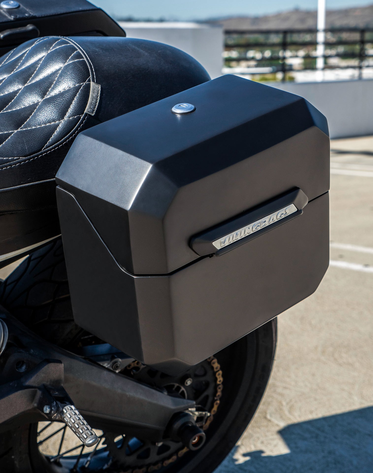20L - Outlaw Quick-Mount Small Ducati Scrambler (2014-17) Matte Hard Saddlebags Life style 2