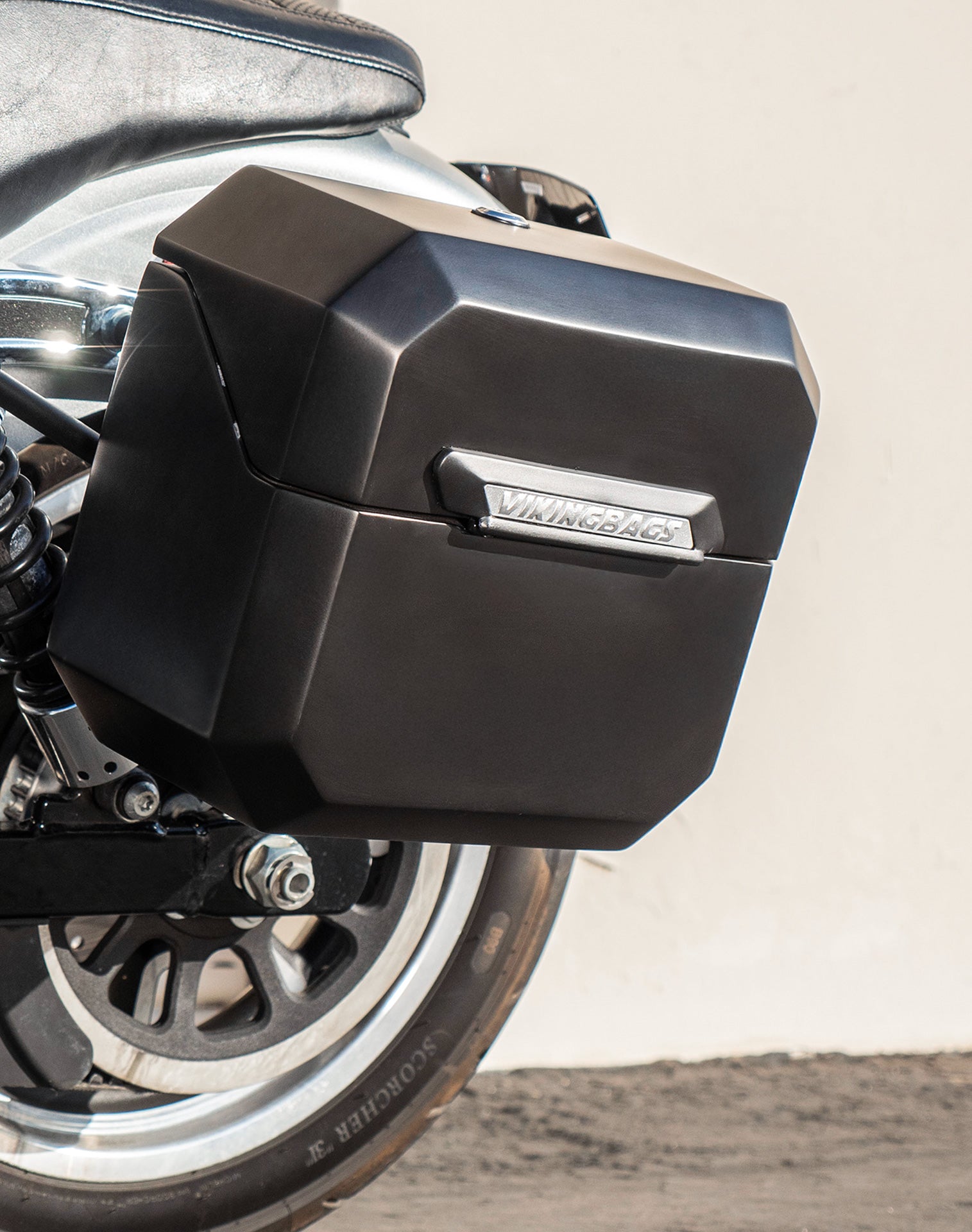 20L - Outlaw Quick-Mount Small Harley Dyna Low Rider FXDL Matte Hard Saddlebags Life style 2