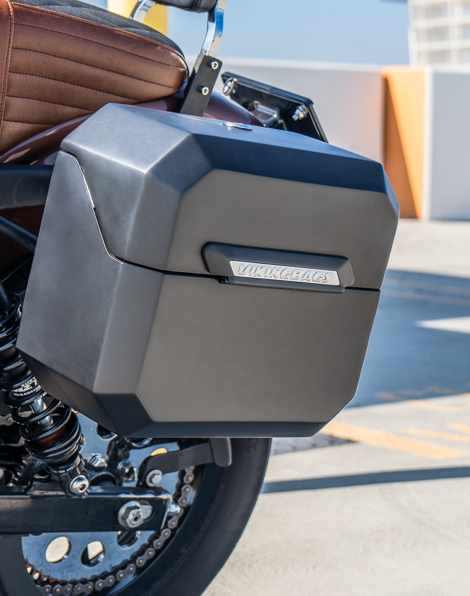 20L - Outlaw Quick-Mount Small Harley Dyna Super Glide FXD Matte Hard Saddlebags Lifestyle