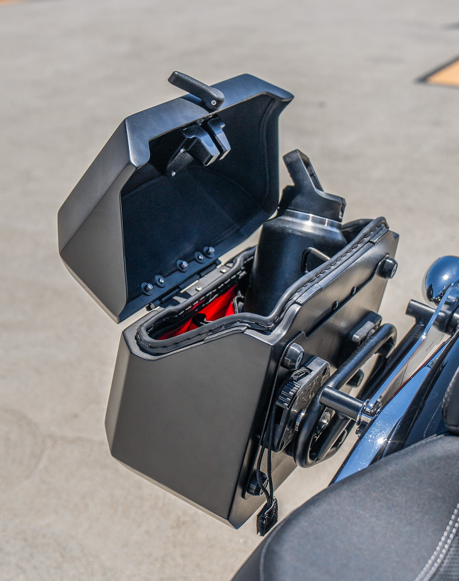 20L - Outlaw Quick-Mount Small Harley Softail Breakout FXBR/S Matte Hard Saddlebags Lifestyle