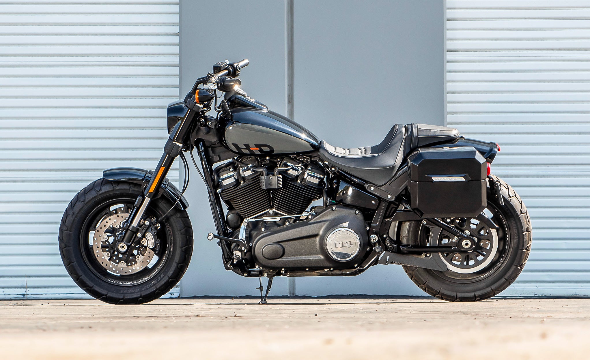 20L - Outlaw Quick-Mount Small Harley Softail Fat Bob FXFB/S Painted Hard Saddlebags Bag on Bike Life Style Photo @expand