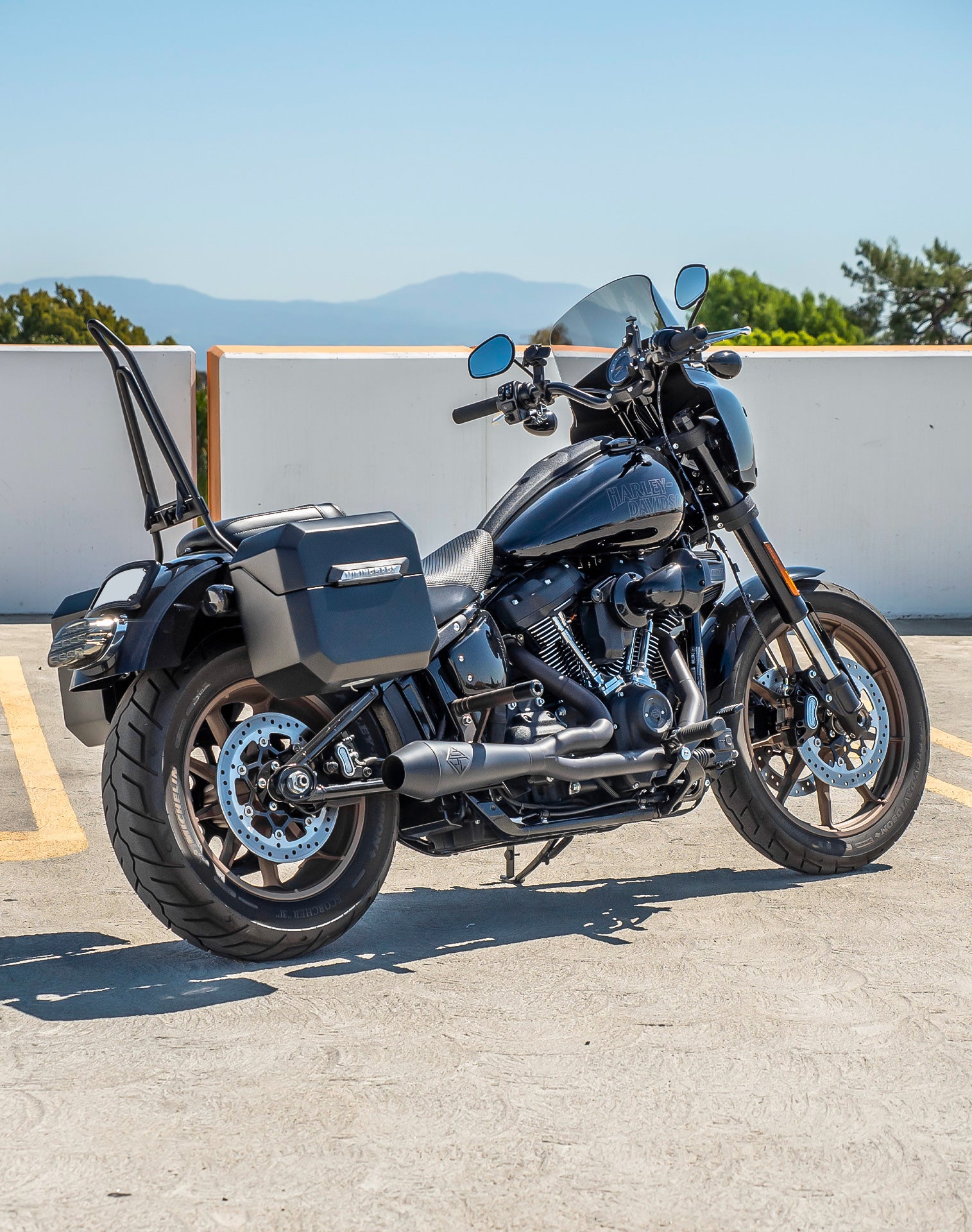 20L - Outlaw Quick-Mount Small Harley Softail Low Rider S FXLRS Matte Hard Saddlebags Life style 1