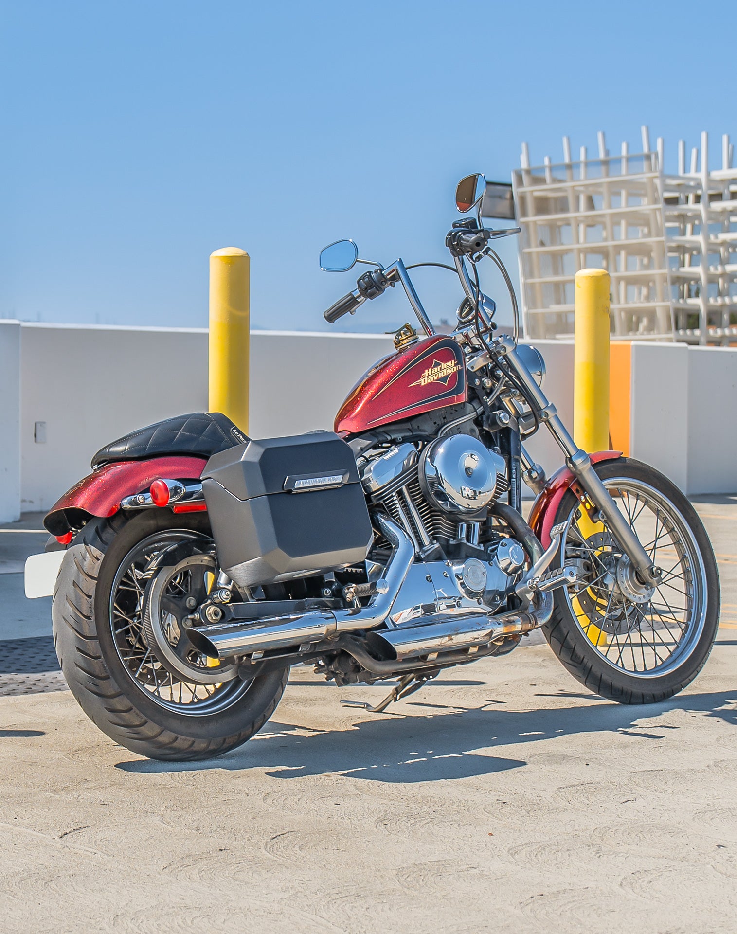 20L - Outlaw Quick-Mount Small Harley Sportster Seventy Two 72 Matte Hard Saddlebags Life style 1