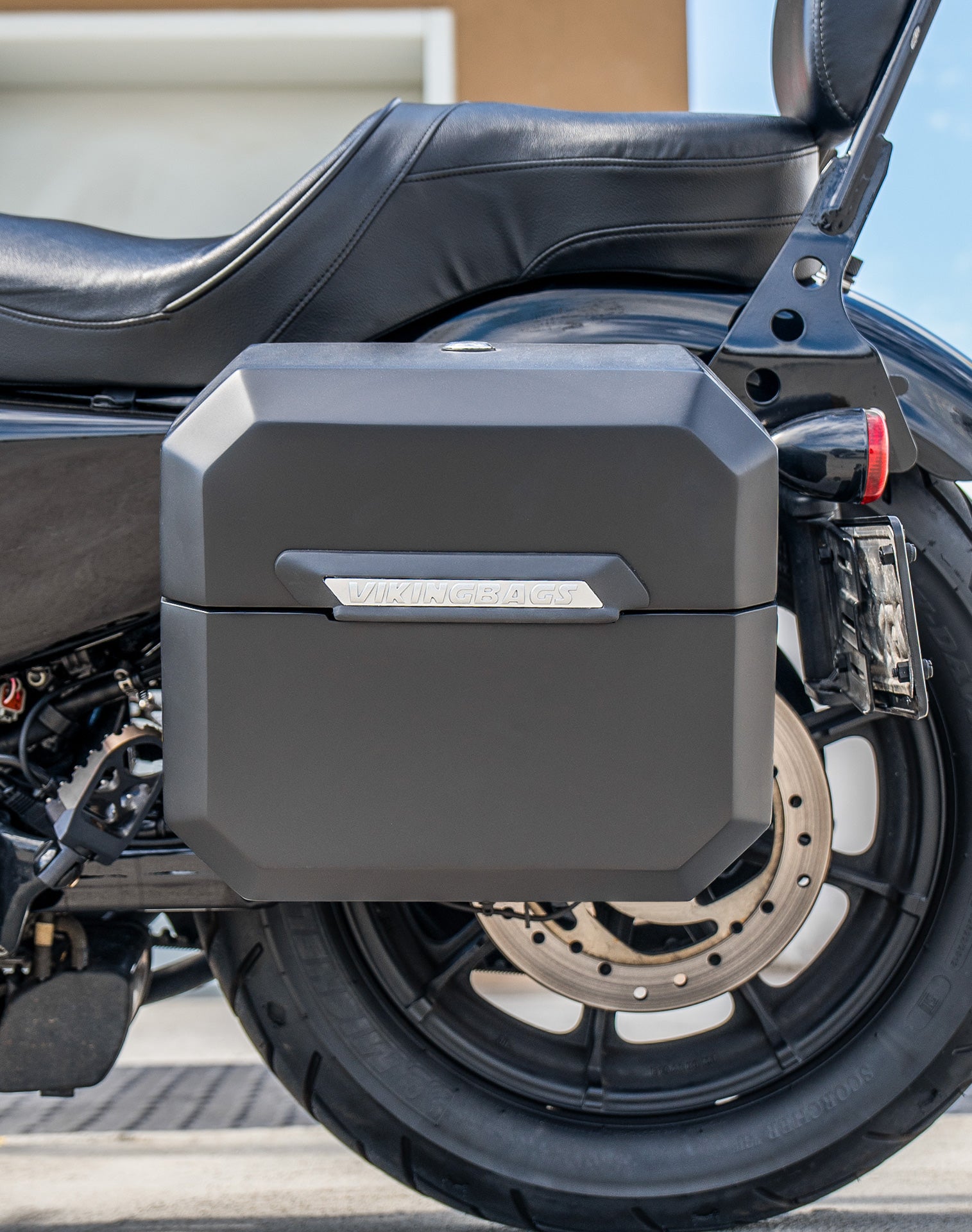20L - Outlaw Quick-Mount Small Harley Sportster Iron 1200 Matte Hard Saddlebags Lifestyle 2