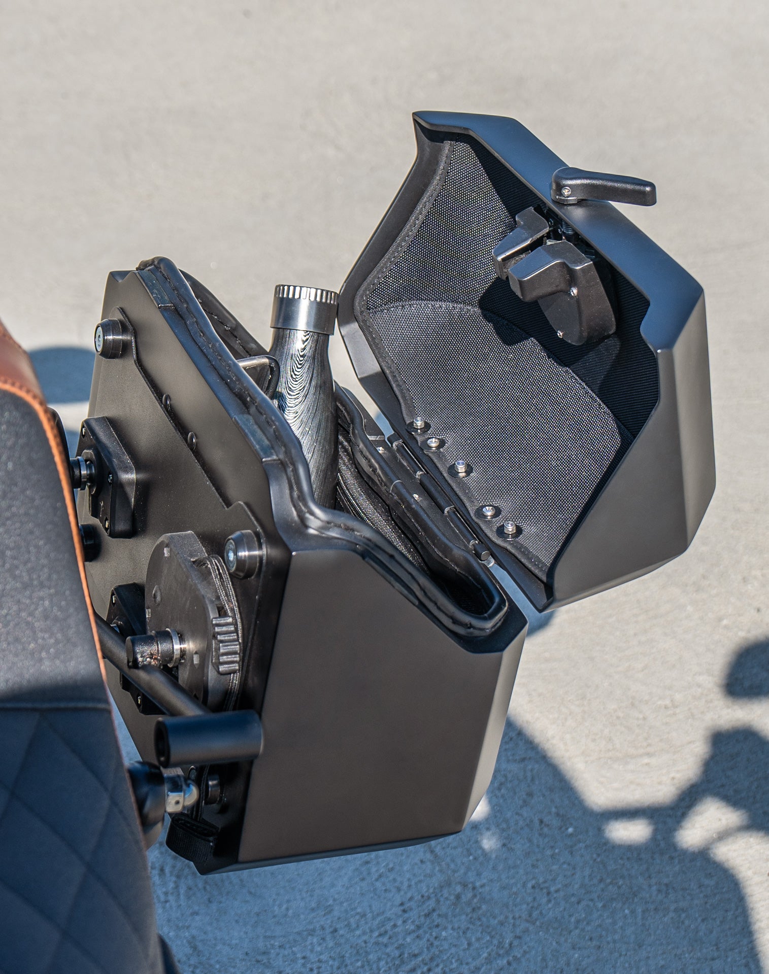 20L - Outlaw Quick-Mount Small Harley Dyna Super Glide Custom FXDC/I Matte Hard Saddlebags Lifestyle