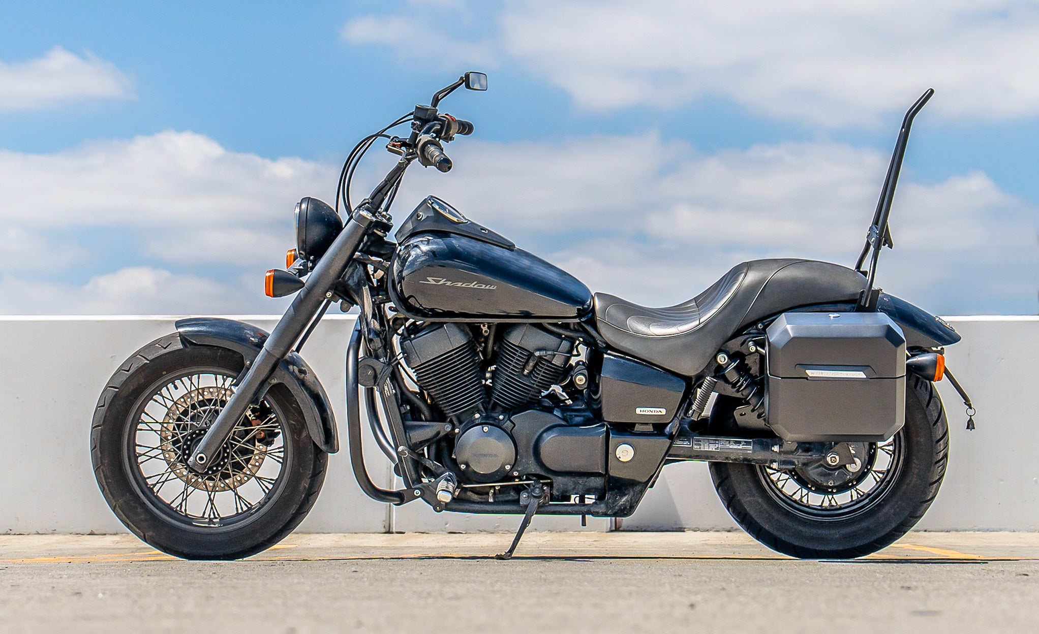 20L - Outlaw Quick-Mount Small Honda 750 Shadow Phantom Matte Hard Saddlebags Life Style Photo @expand