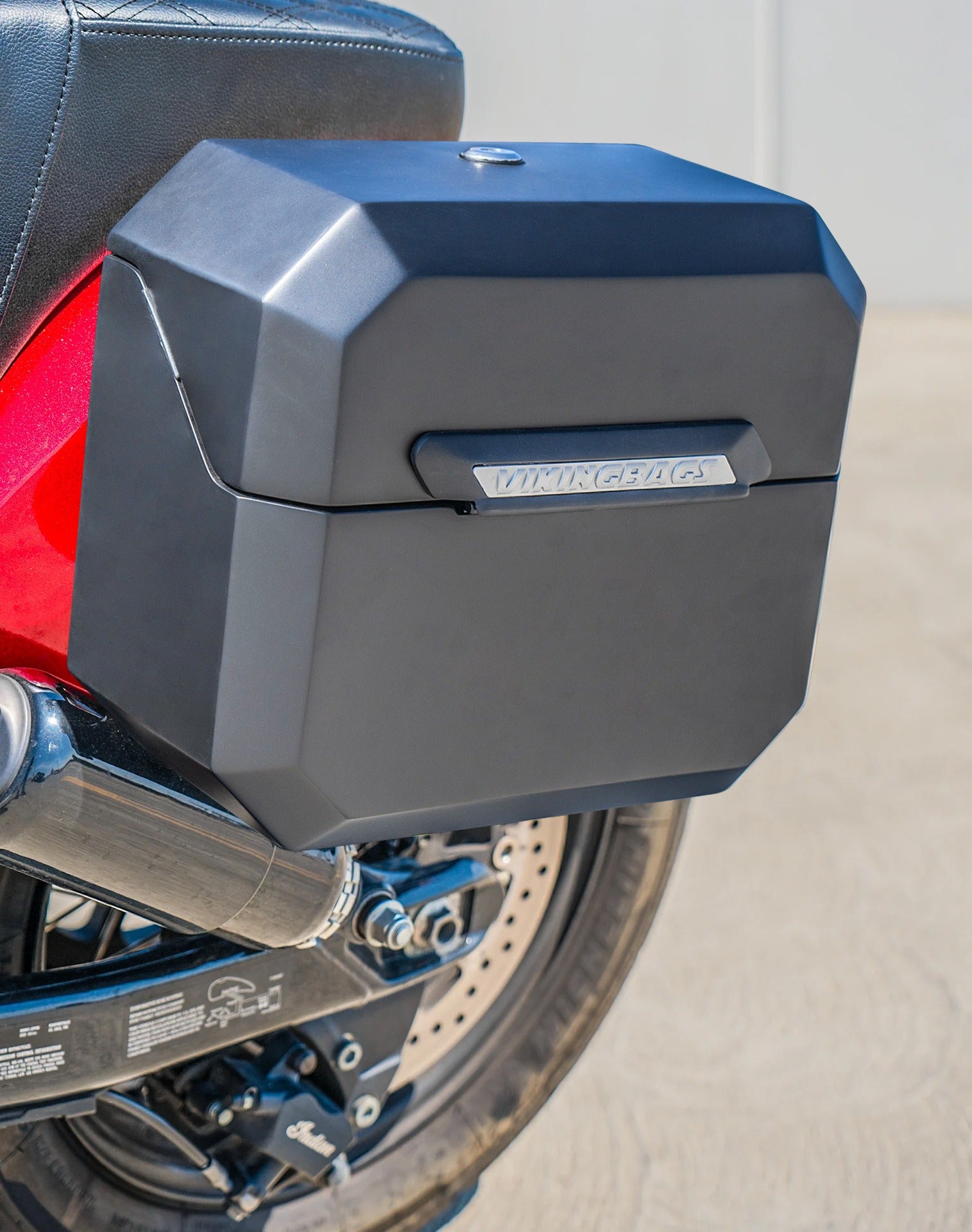 20L - Outlaw Quick-Mount Small Indian Chief Matte Hard Saddlebags Life Style Photo