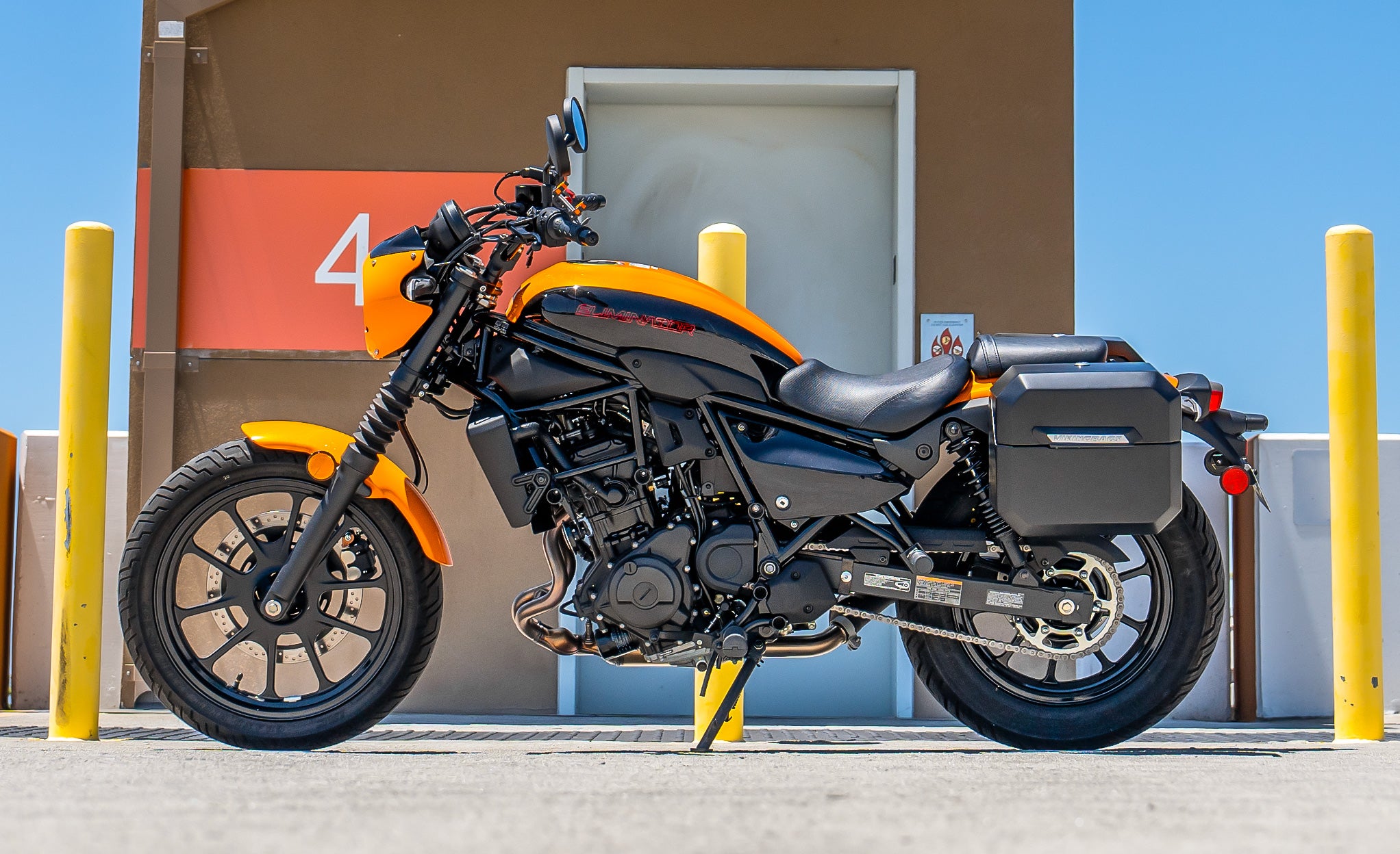 20L - Outlaw Quick-Mount Small Kawasaki Eliminator 450 Matte Hard Saddlebags Life Style Photo @expand